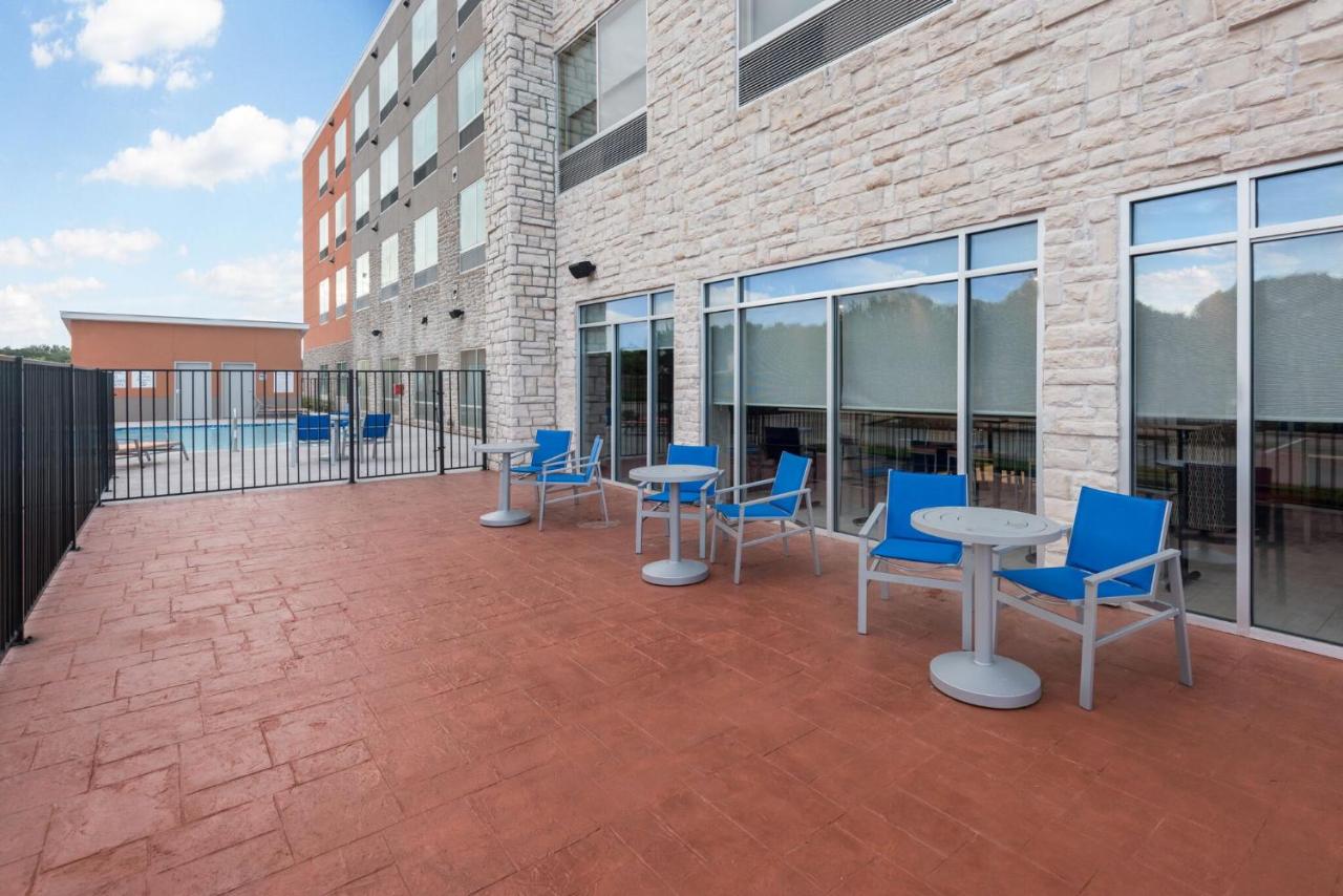 Holiday Inn Express & Suites Missouri City West