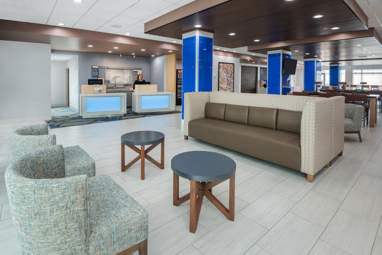 Holiday Inn Express & Suites Missouri City West