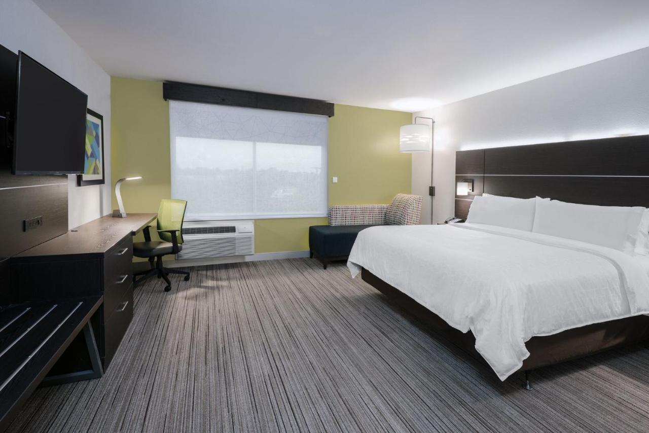 Holiday Inn Express & Suites Missouri City West