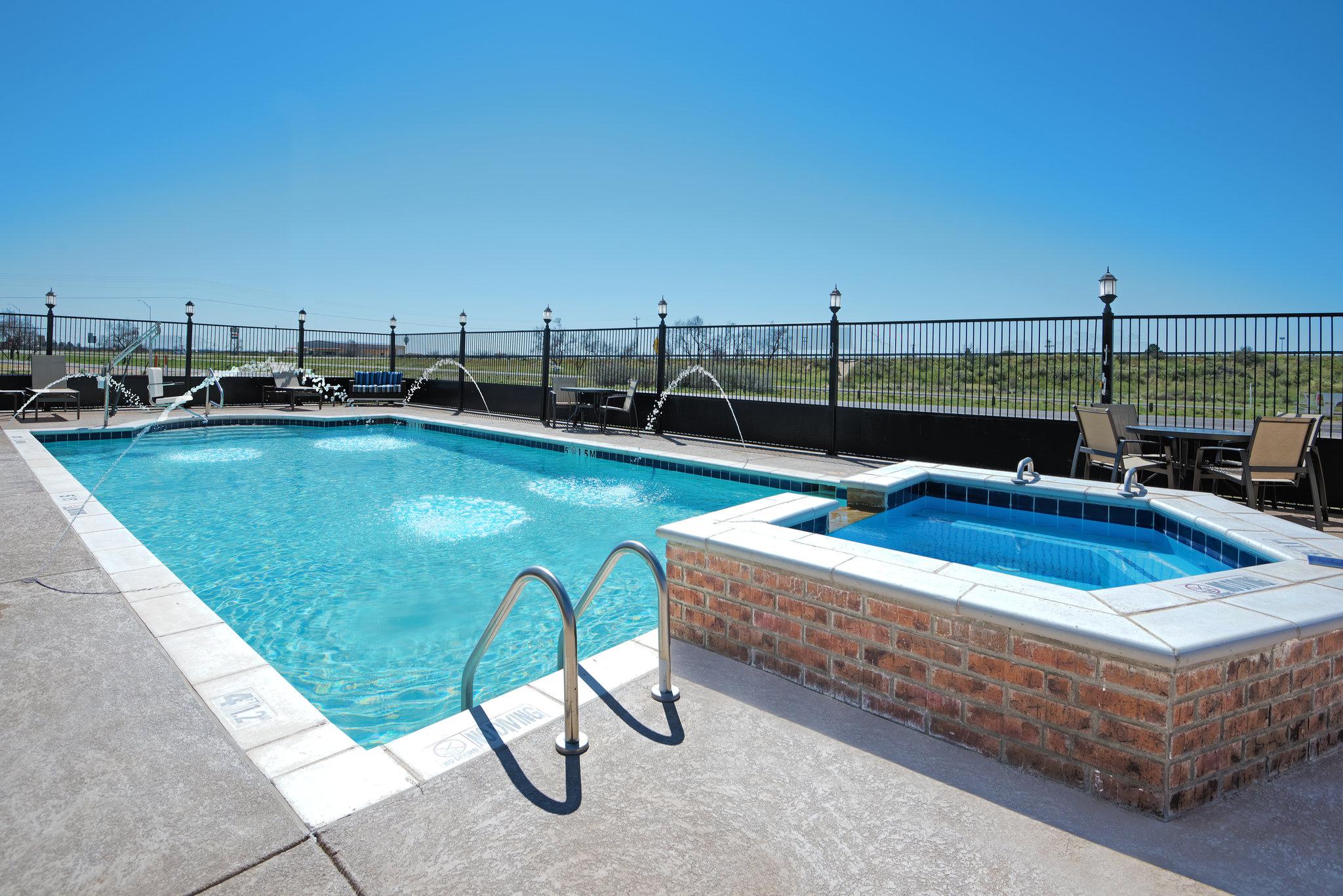Holiday Inn Express & Suites Monahans I-20