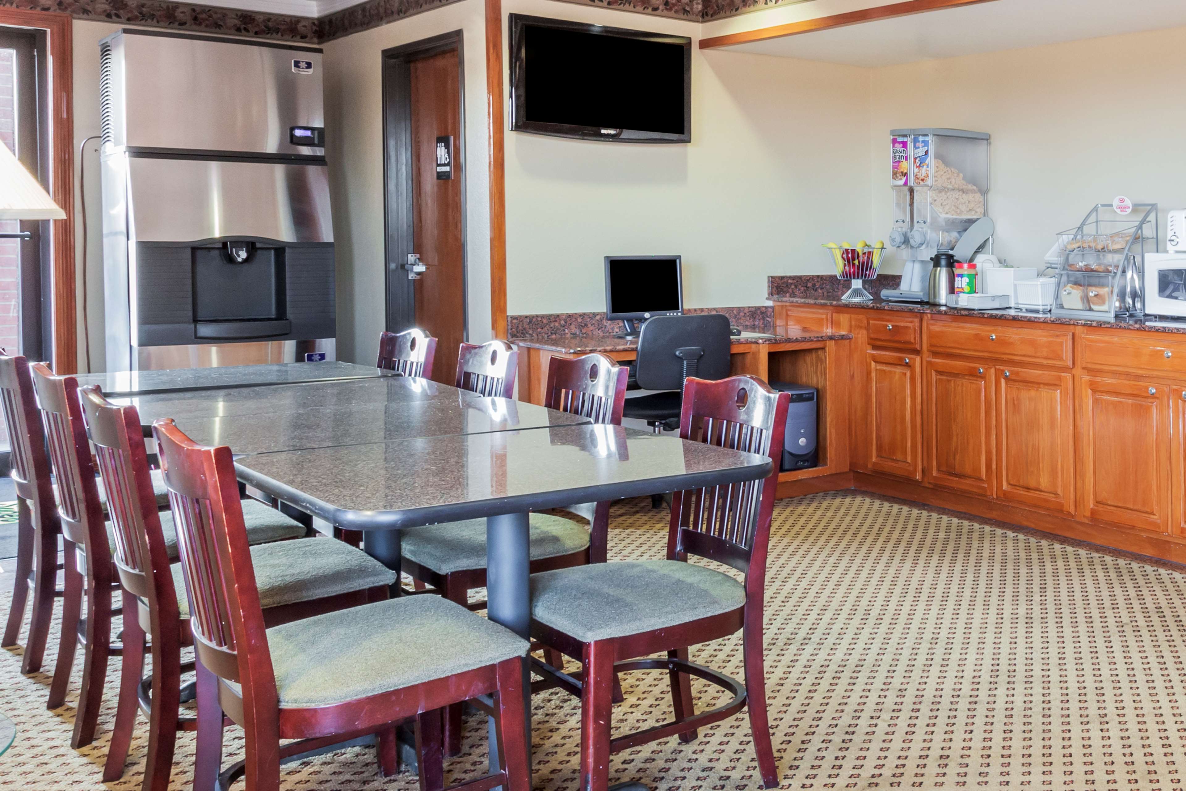 Super 8 by Wyndham Mount Vernon