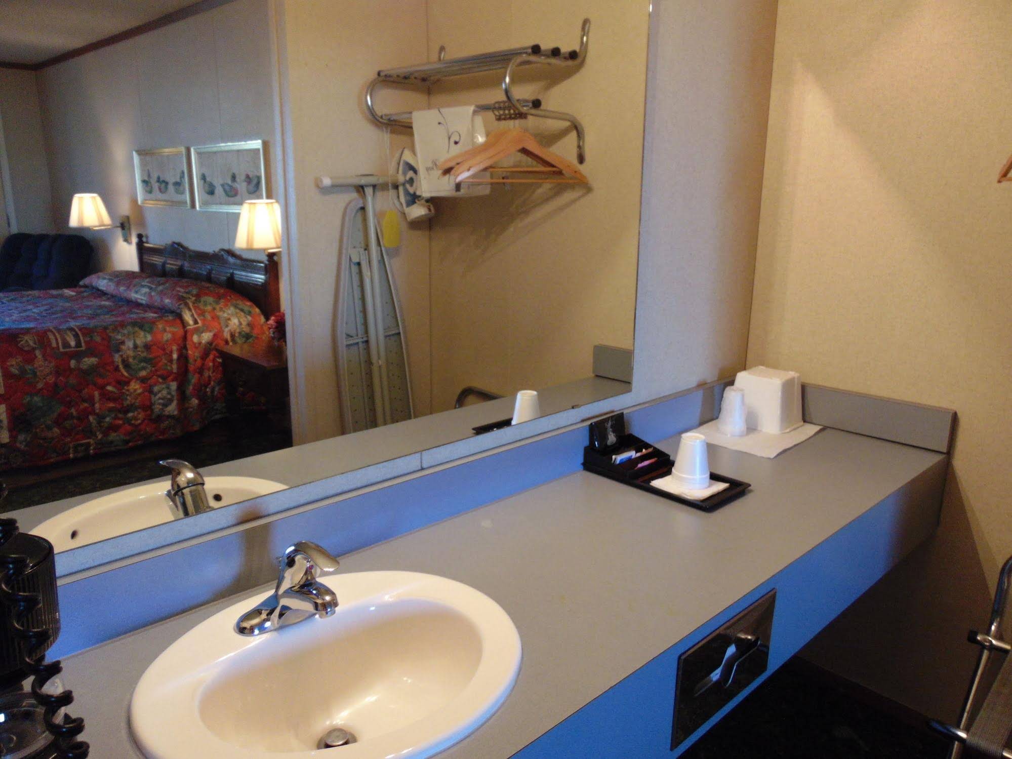 Heritage House Inn