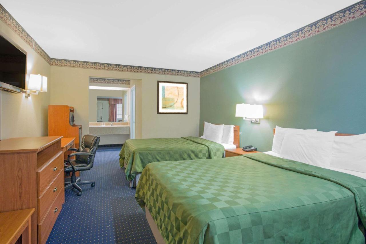 Days Inn by Wyndham Nacogdoches/SFA University/Downtown