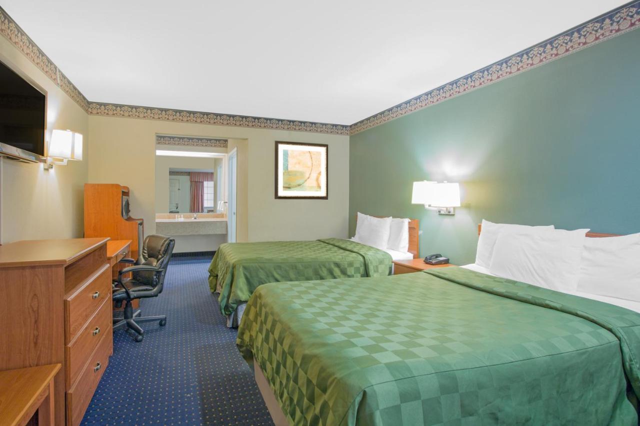 Days Inn by Wyndham Nacogdoches/SFA University/Downtown