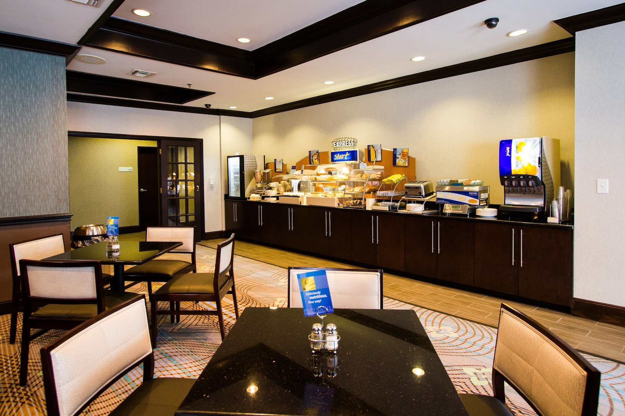 Holiday Inn Express Hotel & Suites Nacogdoches