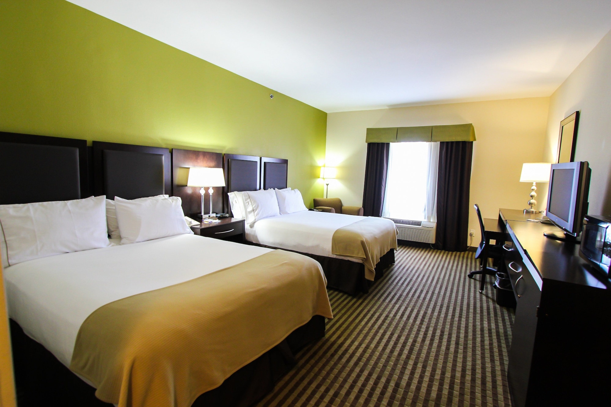 Holiday Inn Express Hotel & Suites Nacogdoches
