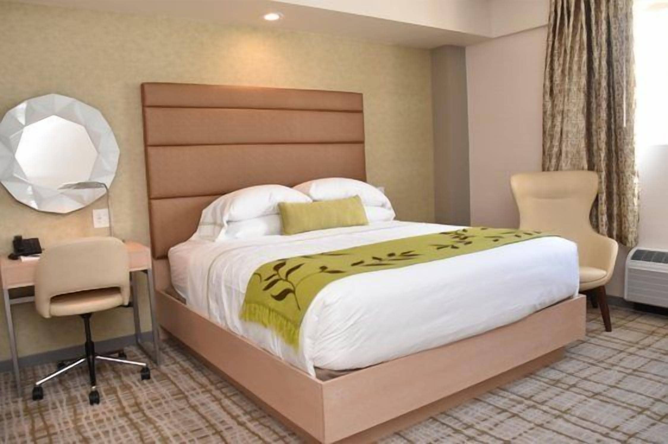 The Fredonia Hotel & Convention Center