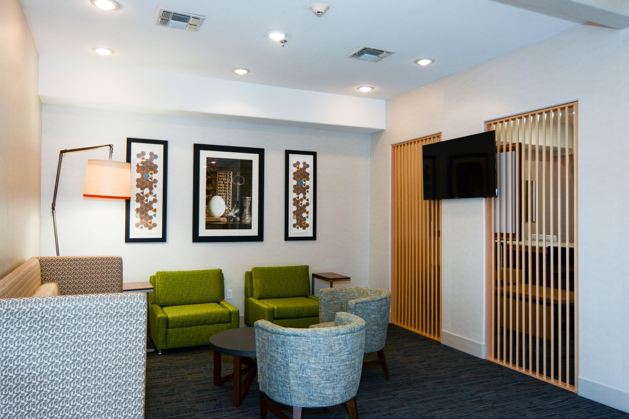 Holiday Inn Express & Suites New Boston