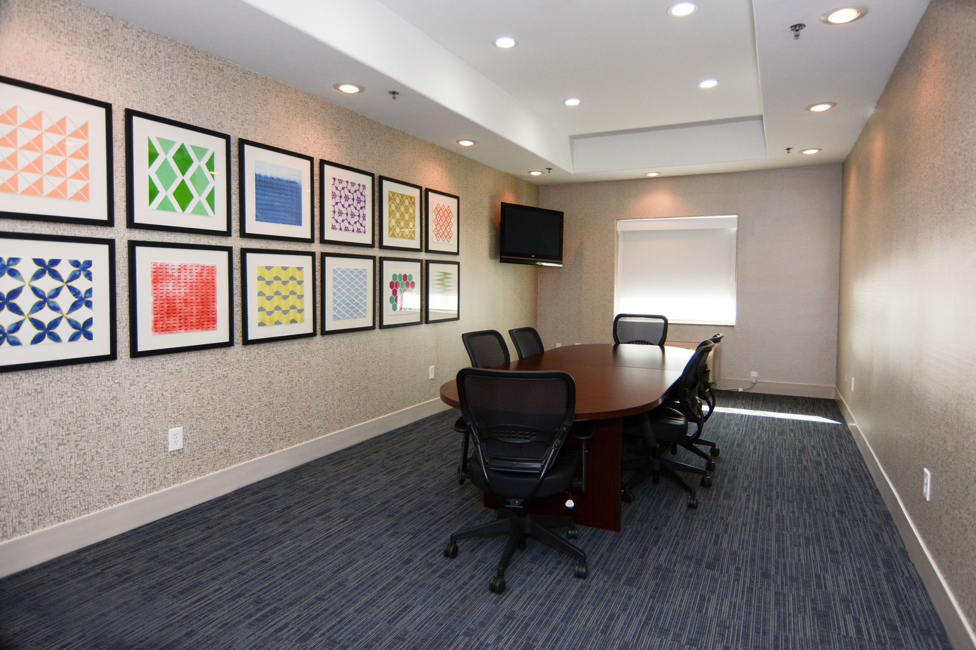 Holiday Inn Express & Suites New Boston