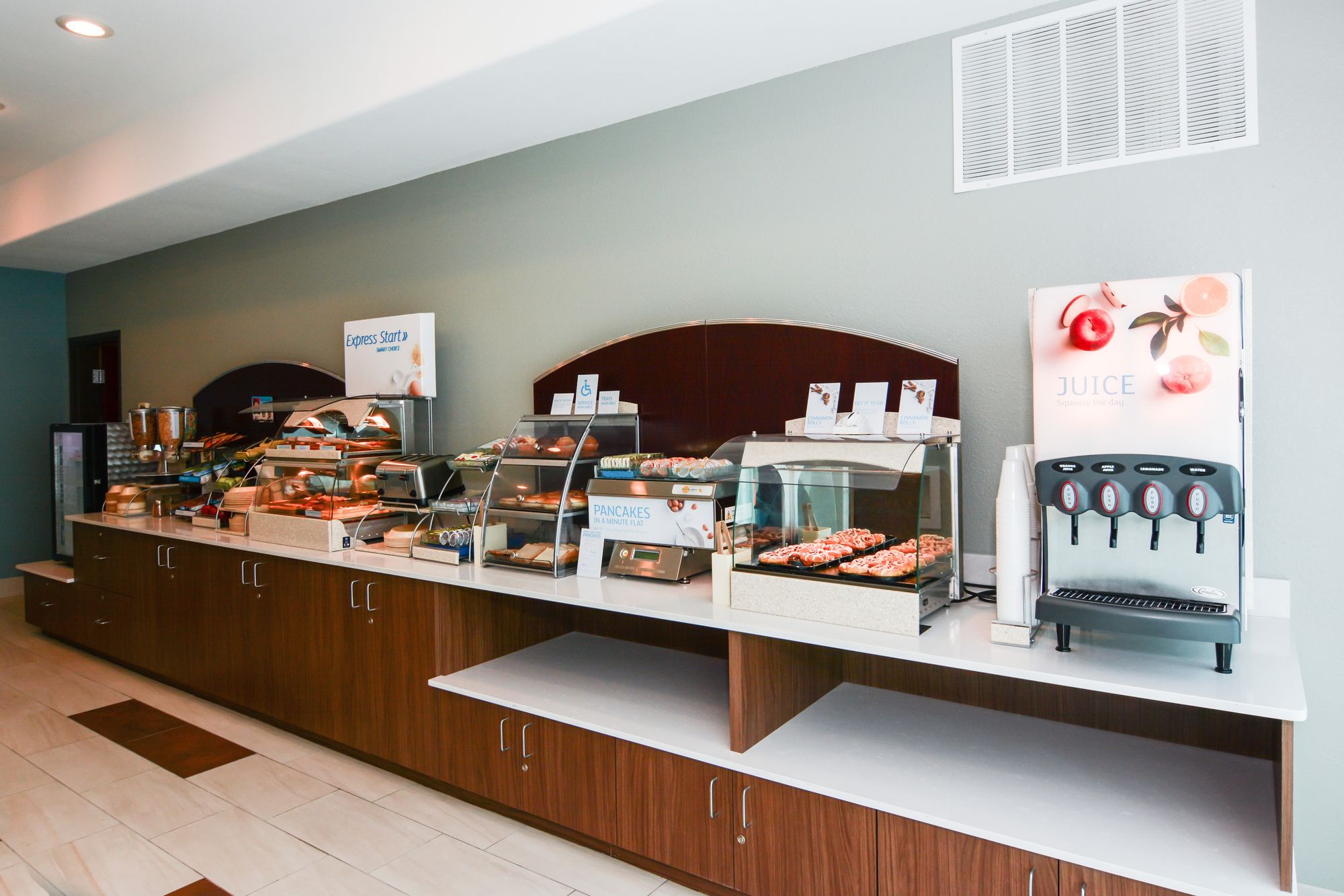 Holiday Inn Express & Suites New Boston