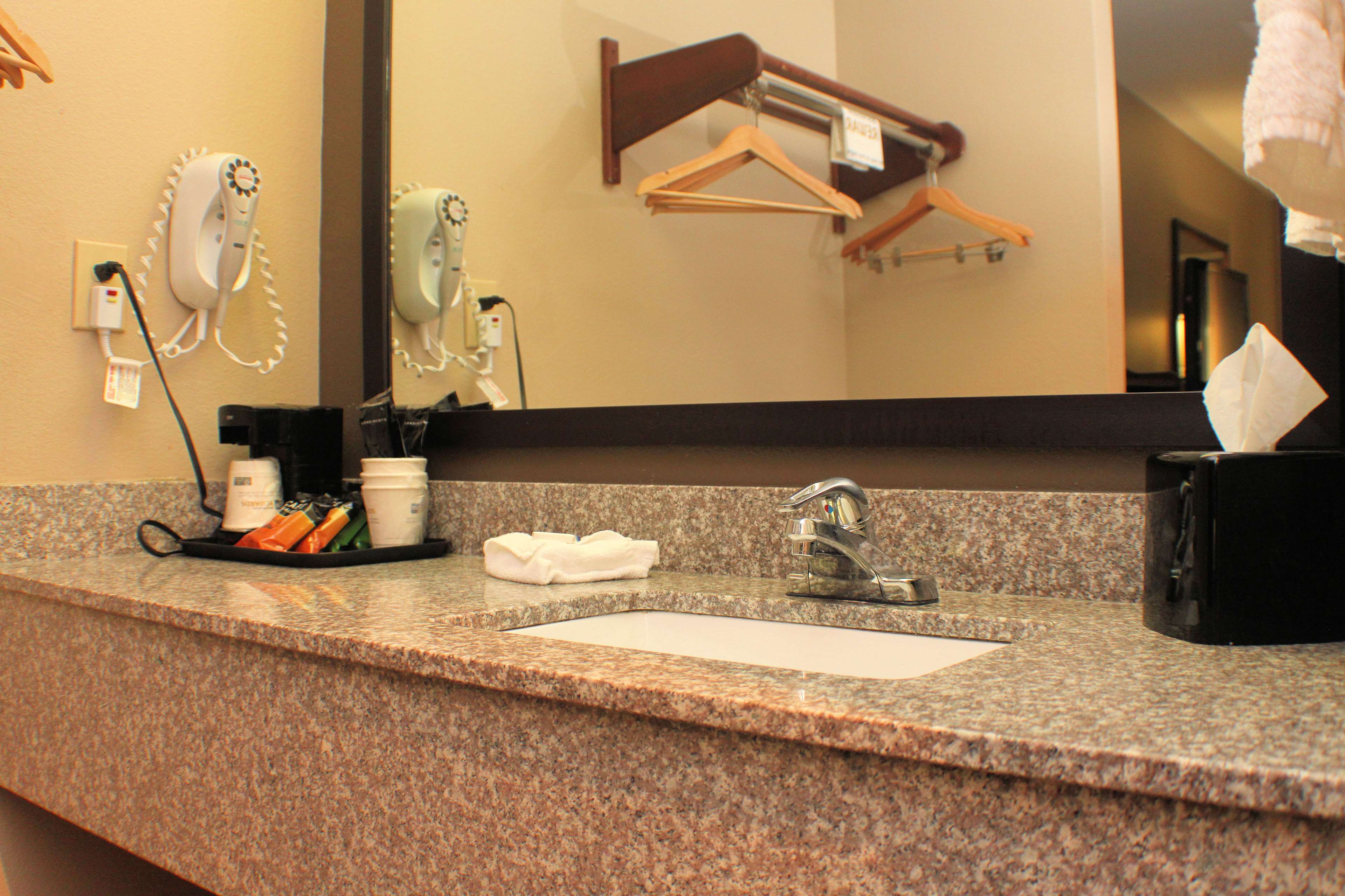Best Western Inn & Suites