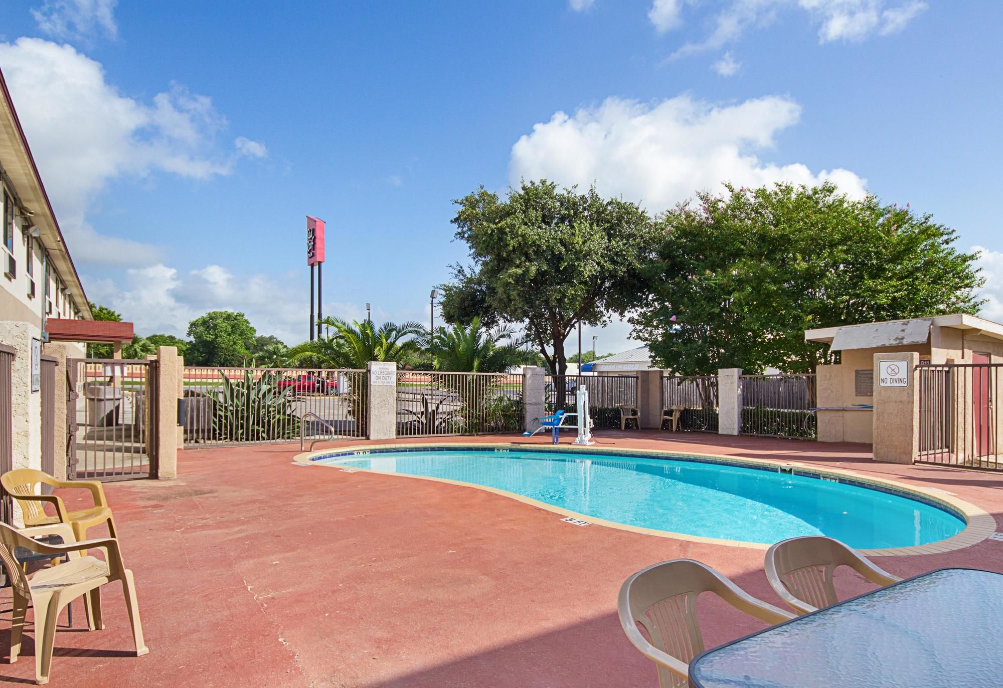 Super 8 by Wyndham New Braunfels I-35