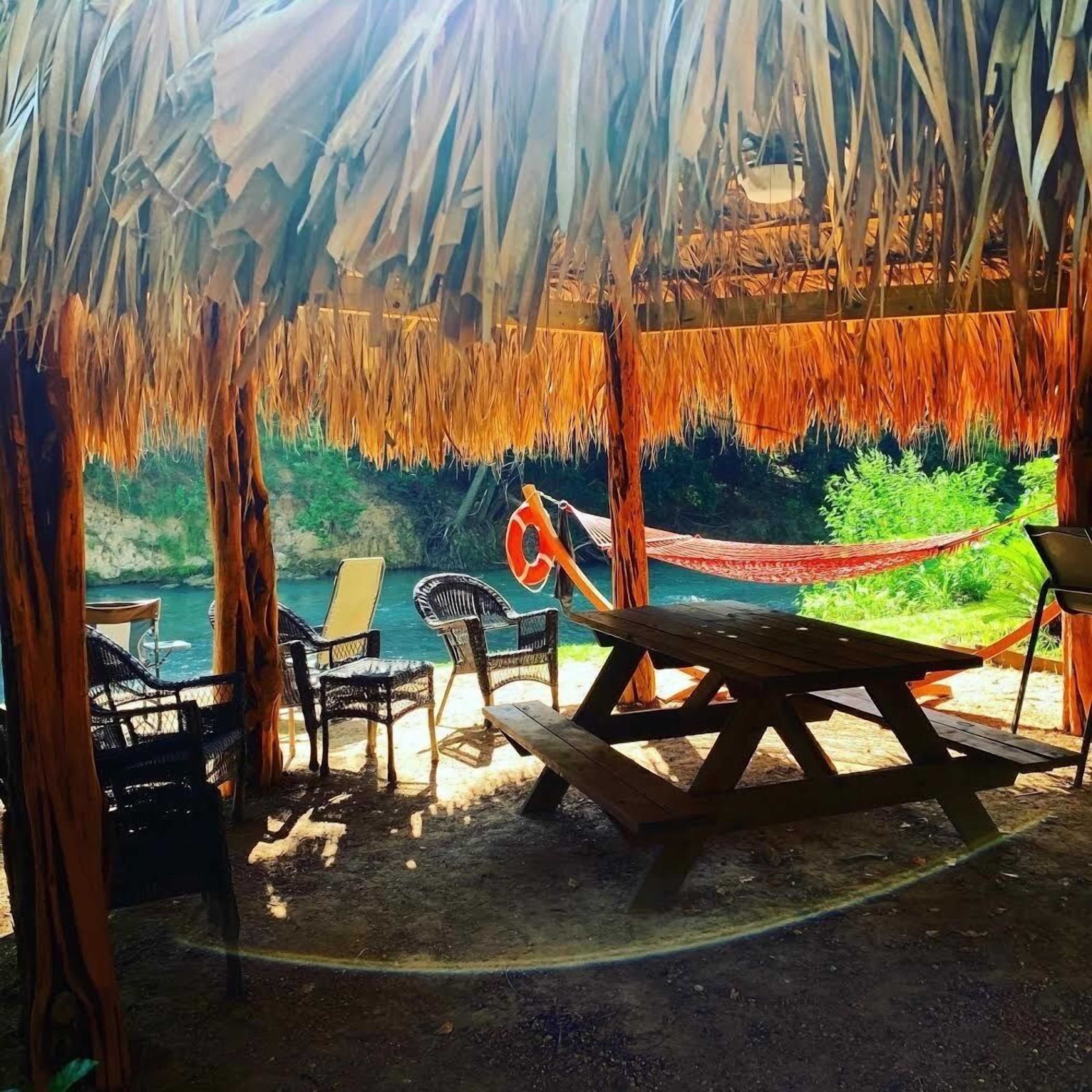 Son's Guadalupe Glamping