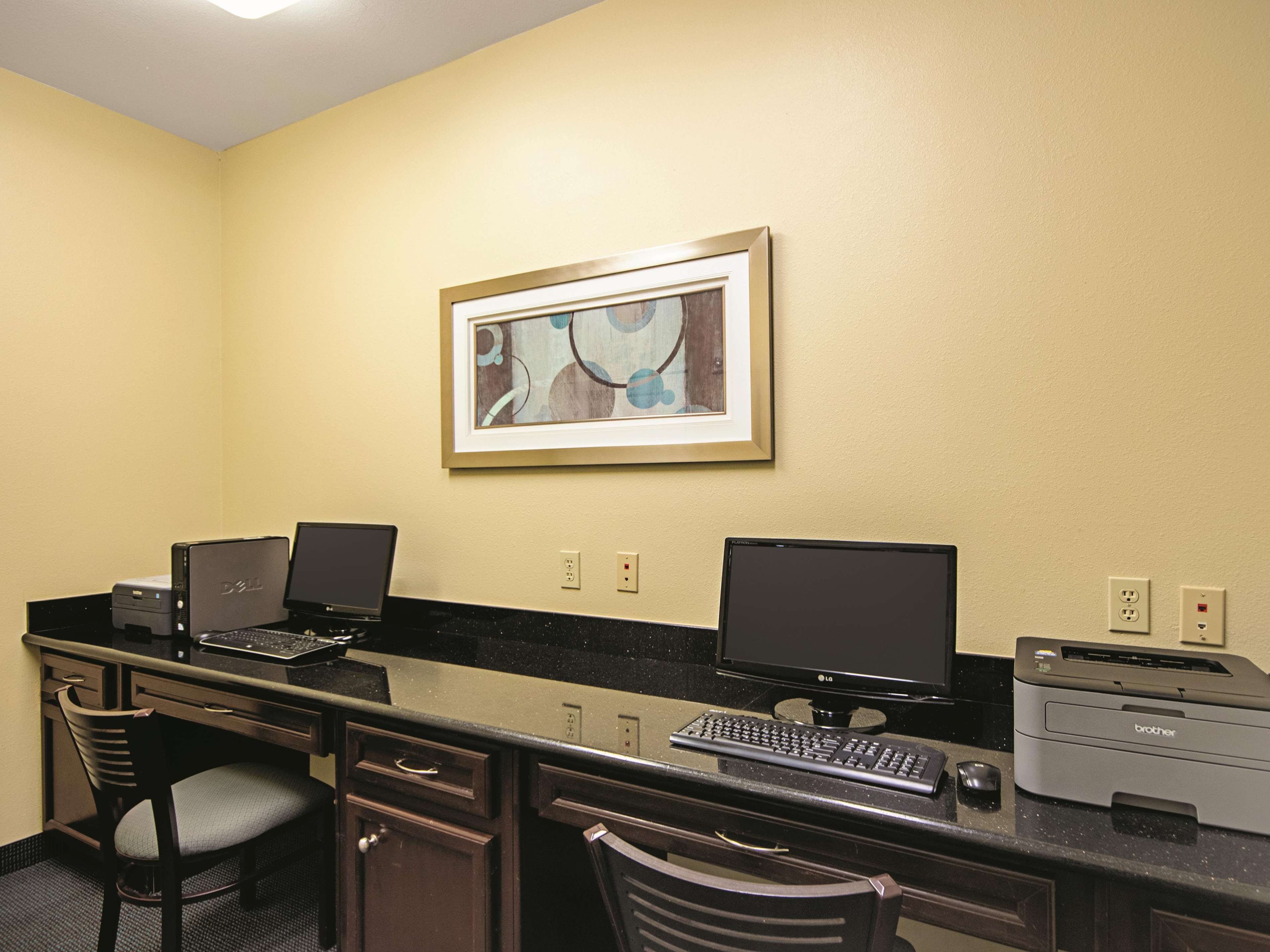 La Quinta Inn & Suites by Wyndham Houston New Caney