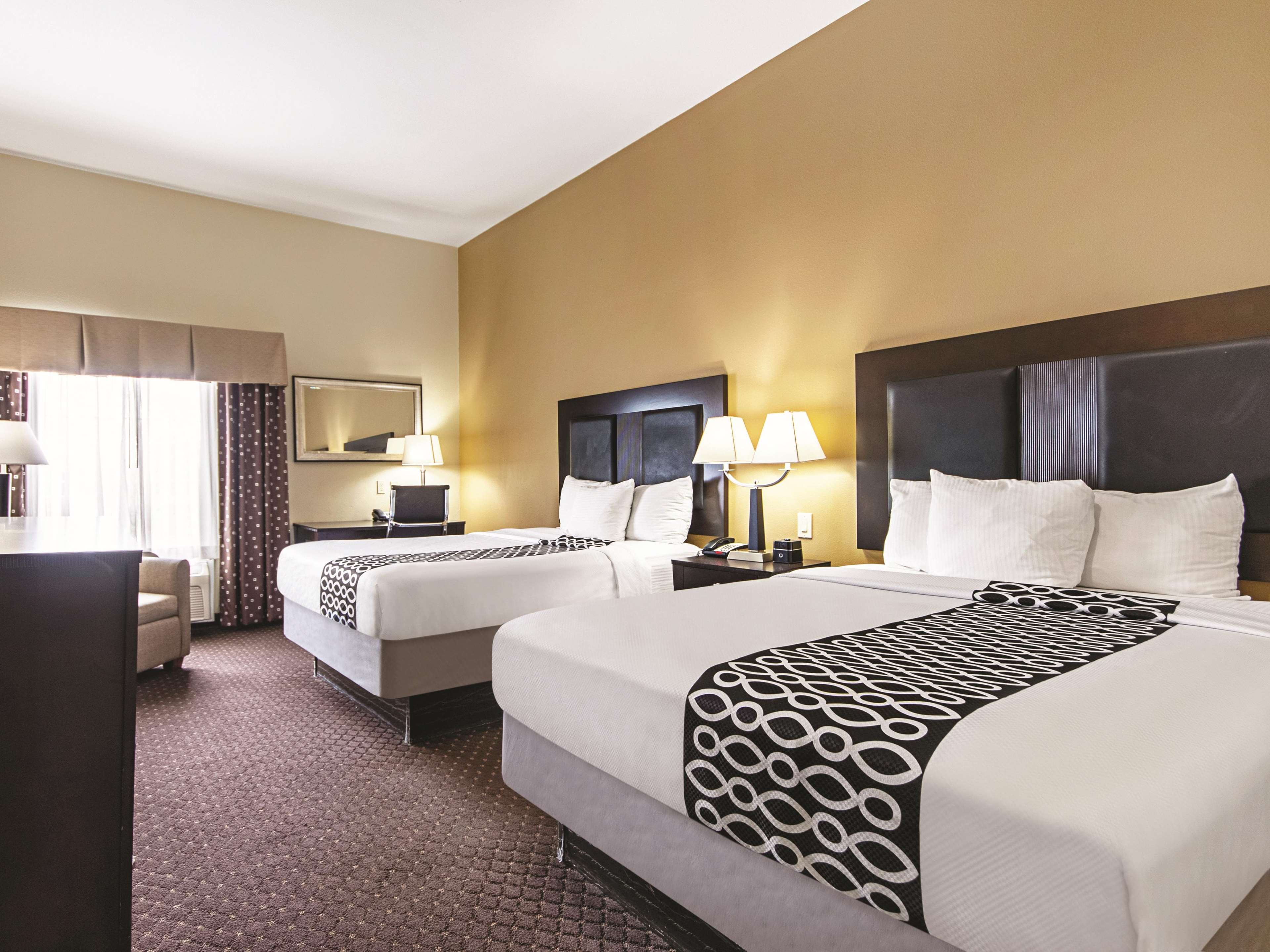 La Quinta Inn & Suites by Wyndham Houston New Caney