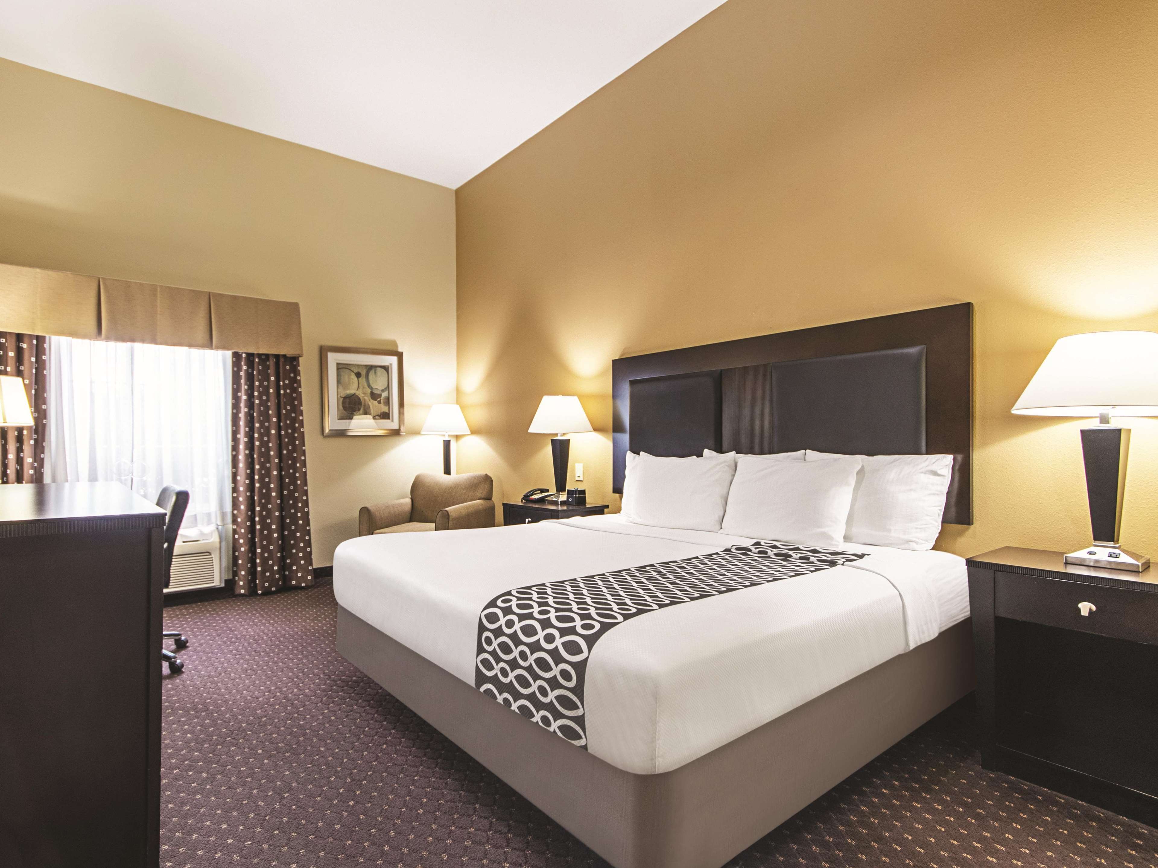 La Quinta Inn & Suites by Wyndham Houston New Caney