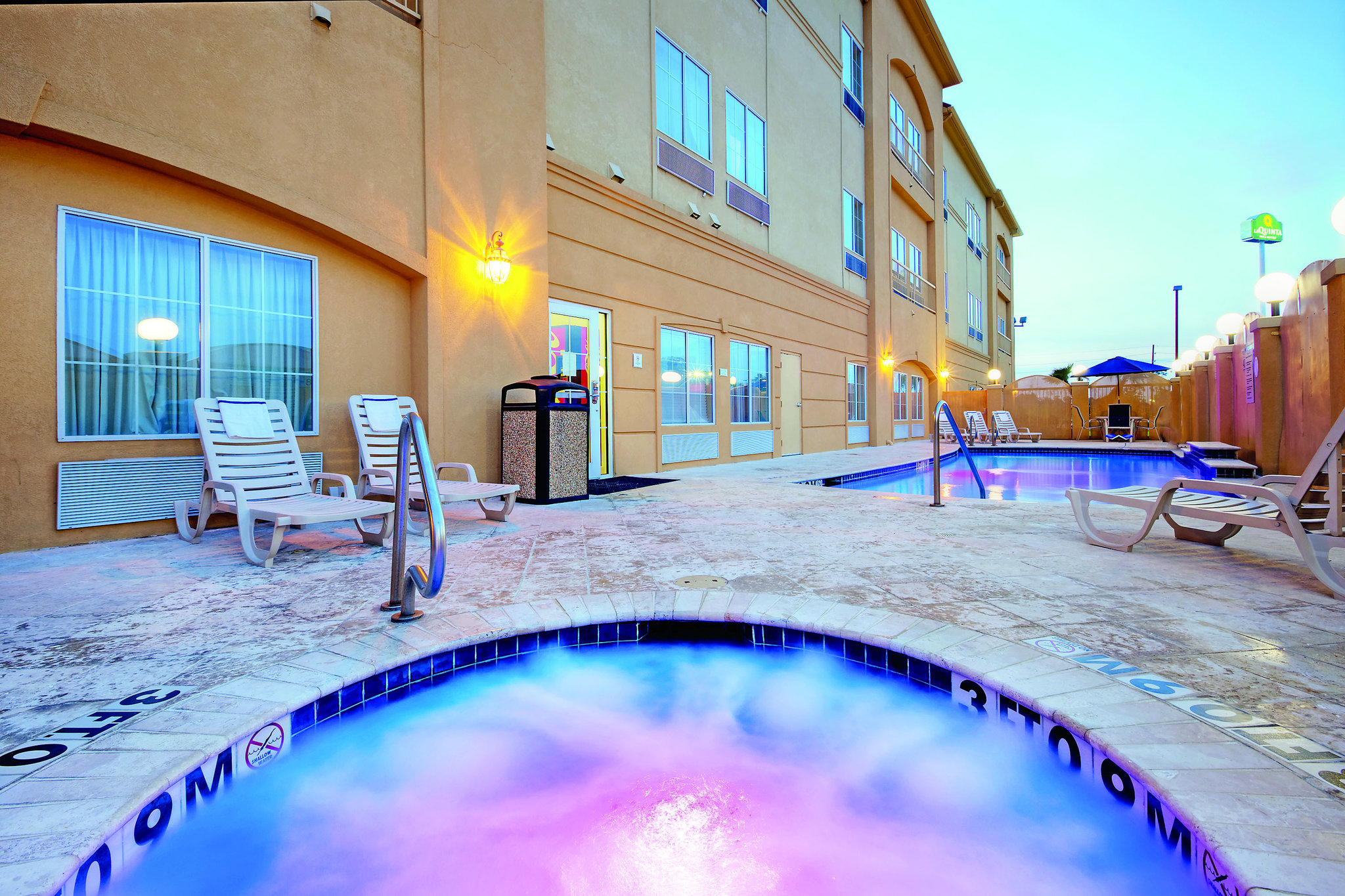 La Quinta Inn & Suites by Wyndham Houston New Caney