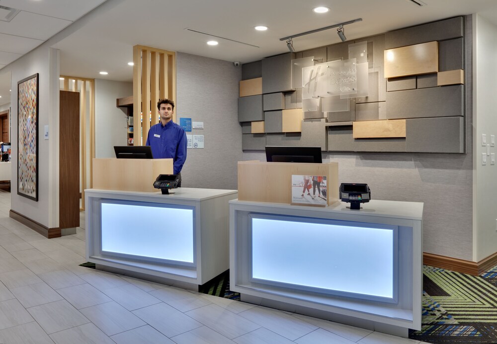 Holiday Inn Express & Suites Fort Worth North - Northlake