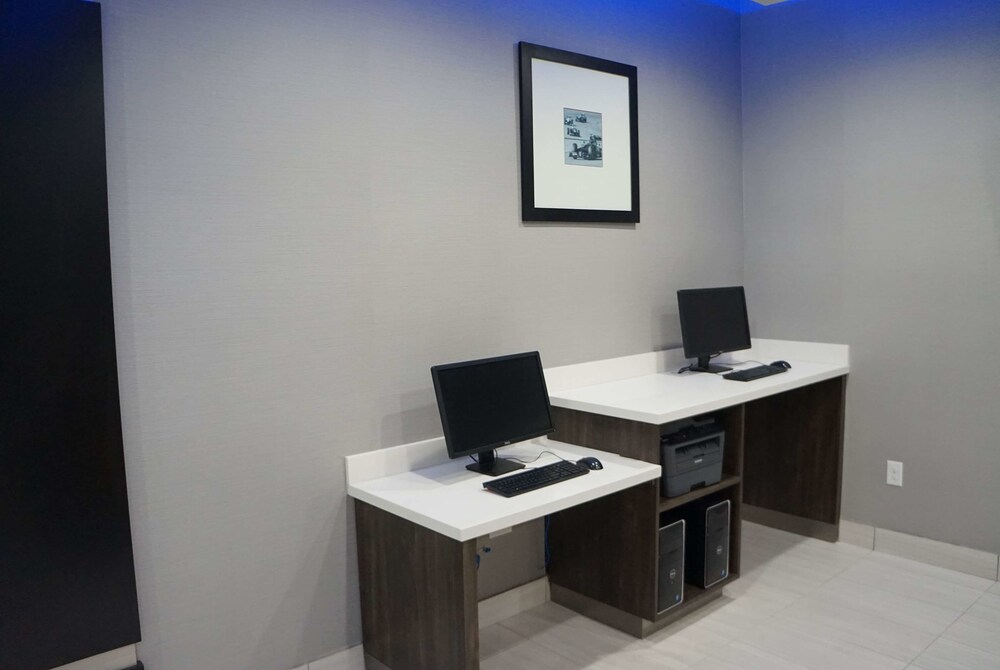 La Quinta Inn & Suites by Wyndham Northlake Fort Worth