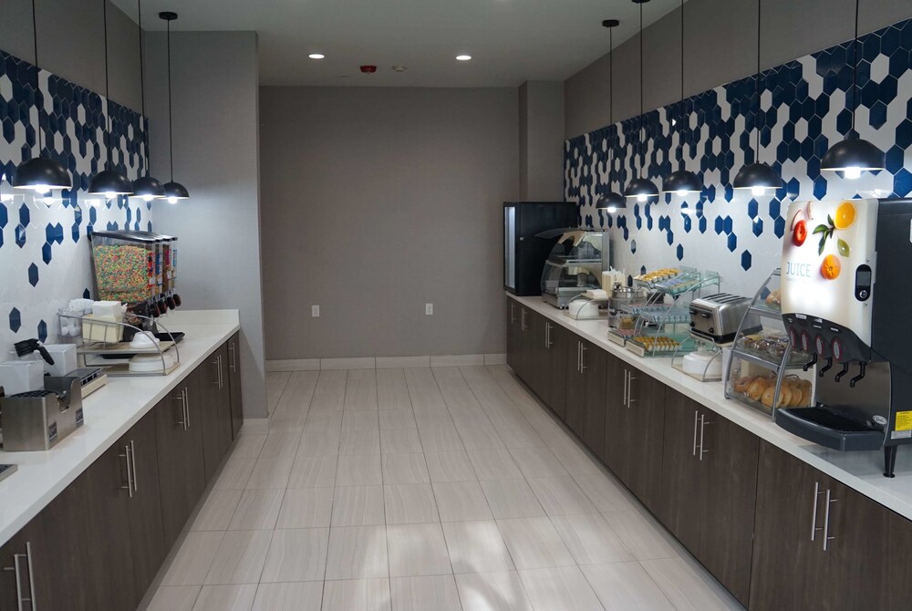 La Quinta Inn & Suites by Wyndham Northlake Fort Worth