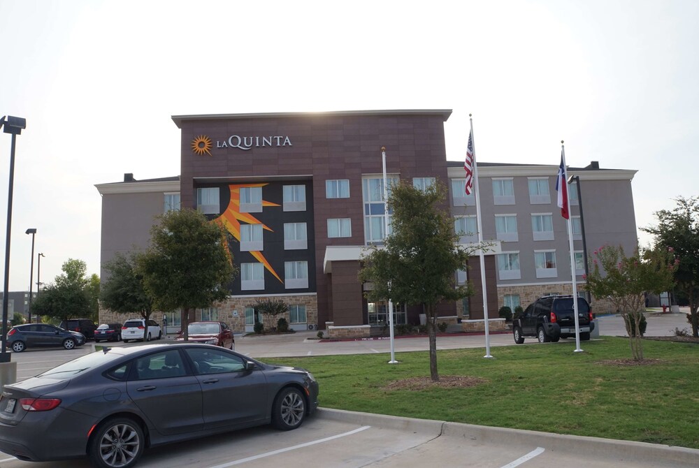 La Quinta Inn & Suites by Wyndham Northlake Fort Worth