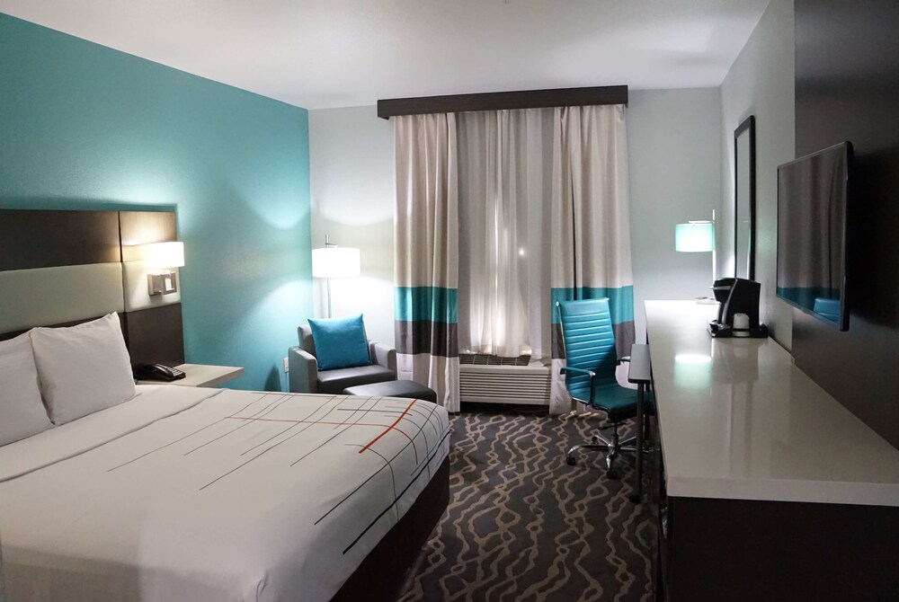 La Quinta Inn & Suites by Wyndham Northlake Fort Worth