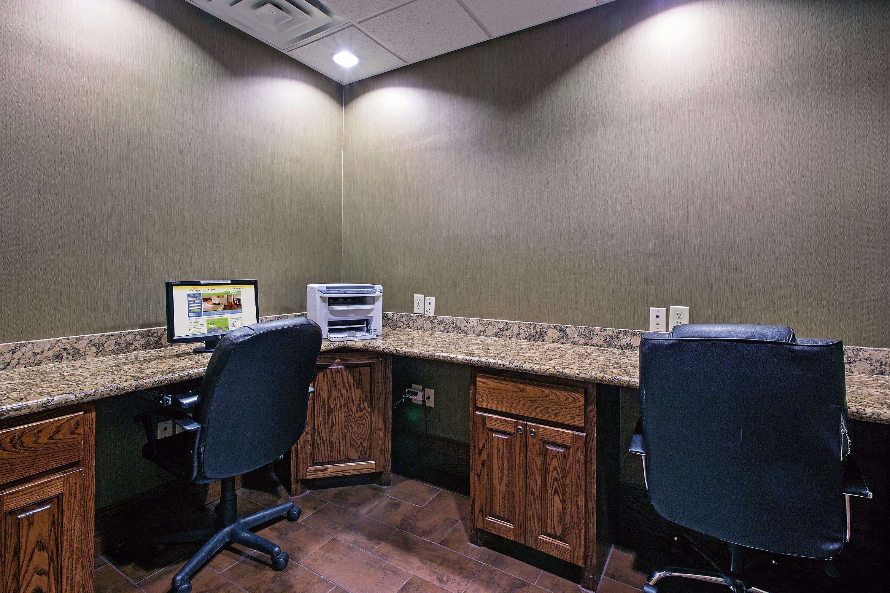 La Quinta Inn & Suites by Wyndham Fort Worth NE Mall