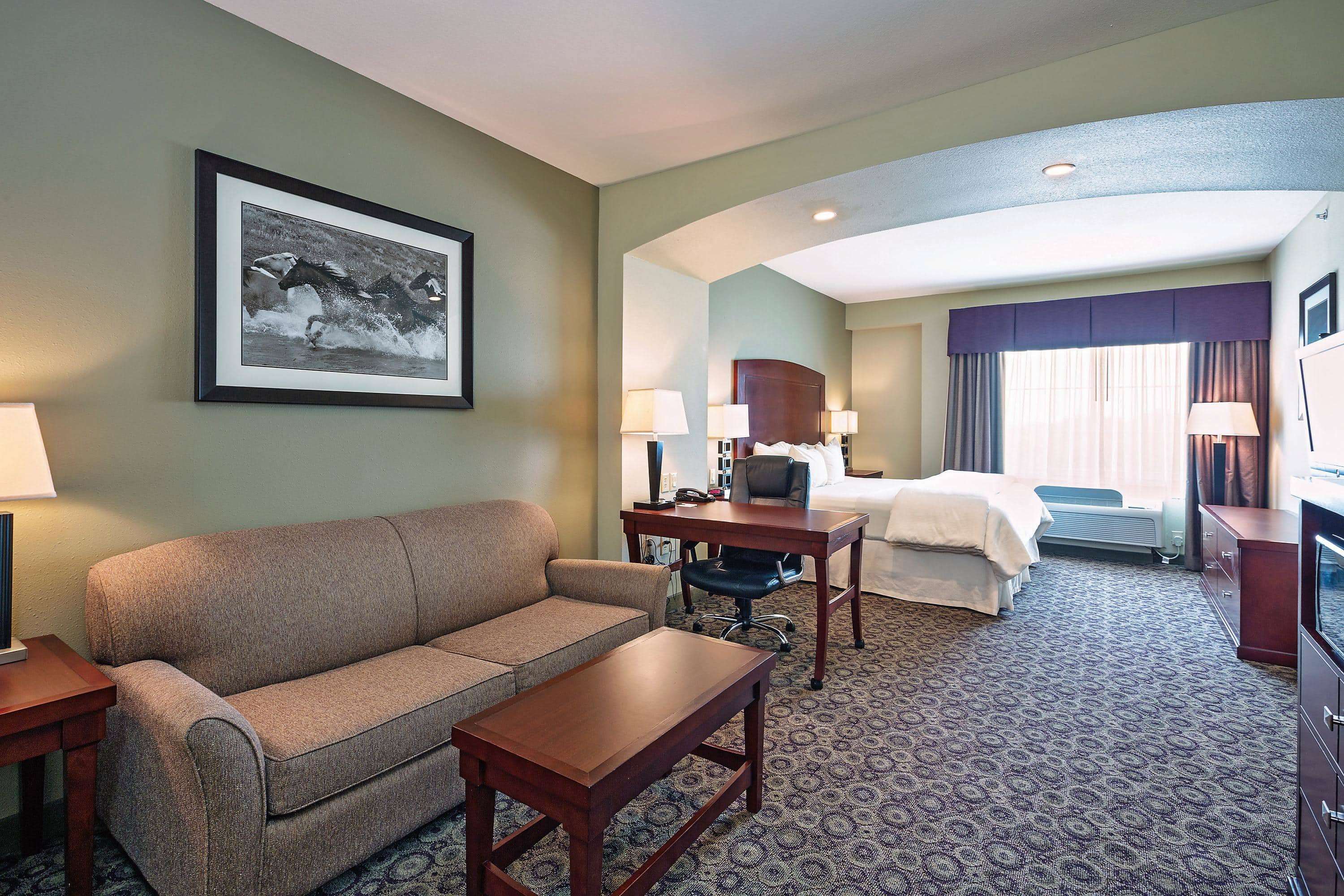 La Quinta Inn & Suites by Wyndham Fort Worth NE Mall