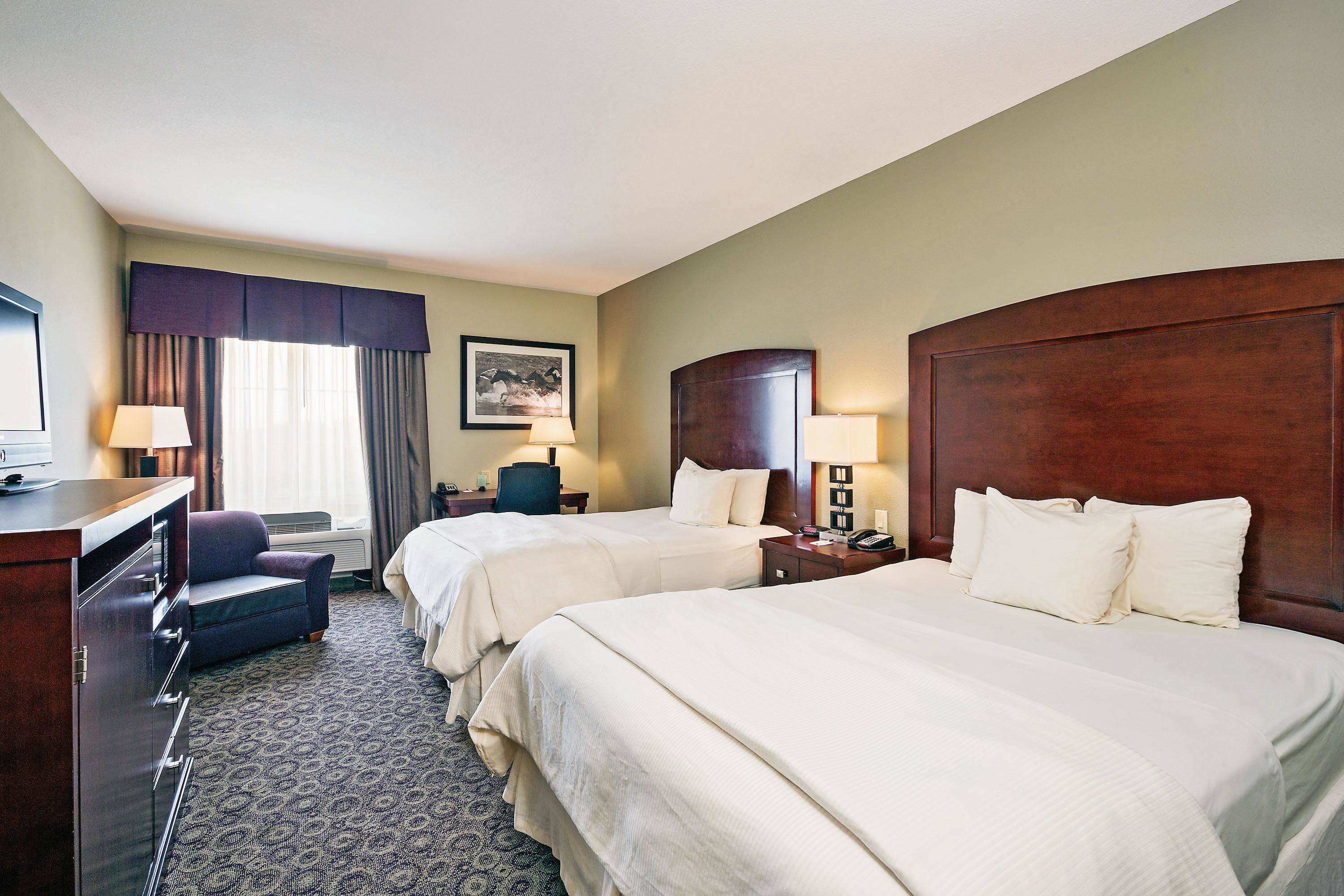 La Quinta Inn & Suites by Wyndham Fort Worth NE Mall