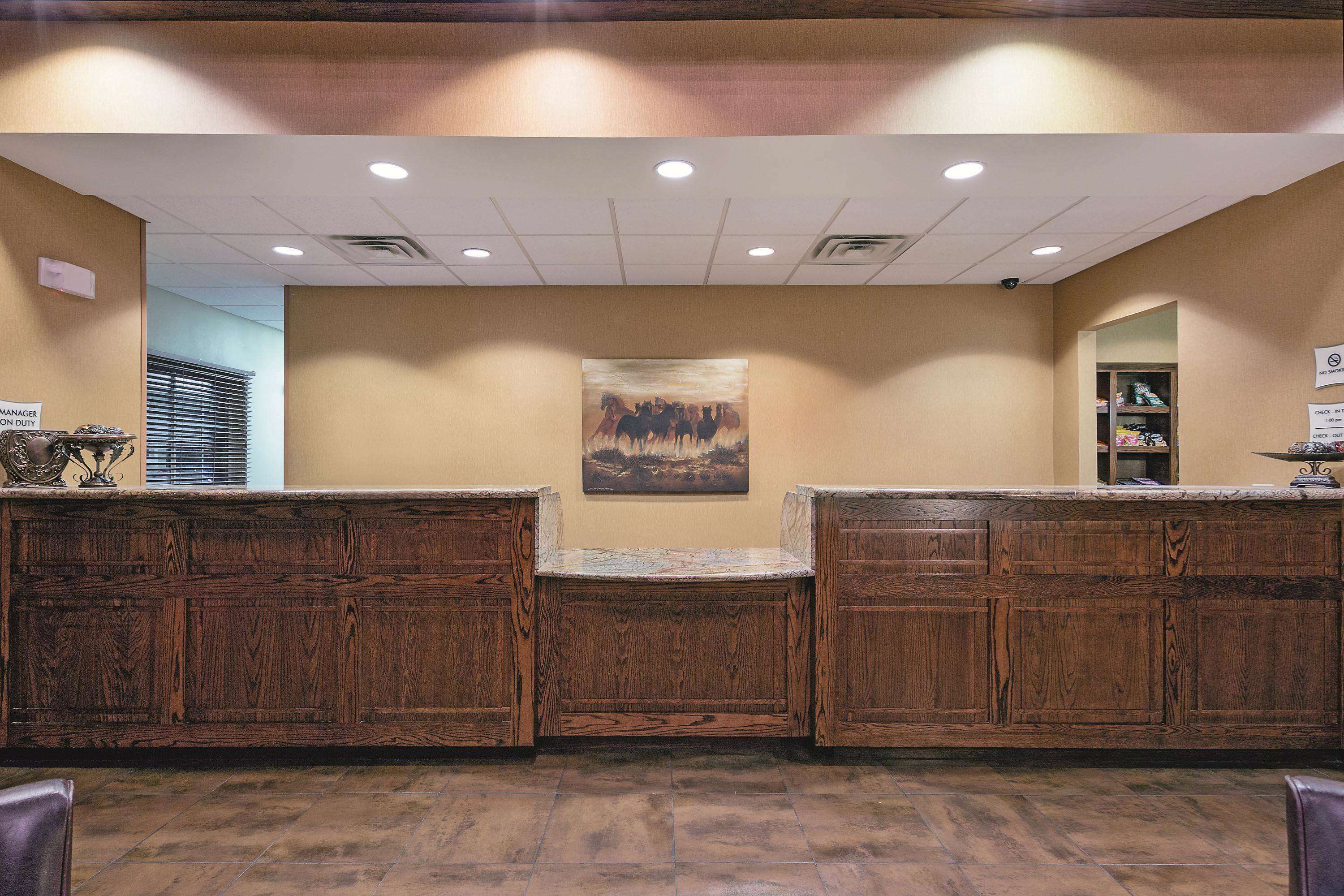 La Quinta Inn & Suites by Wyndham Fort Worth NE Mall