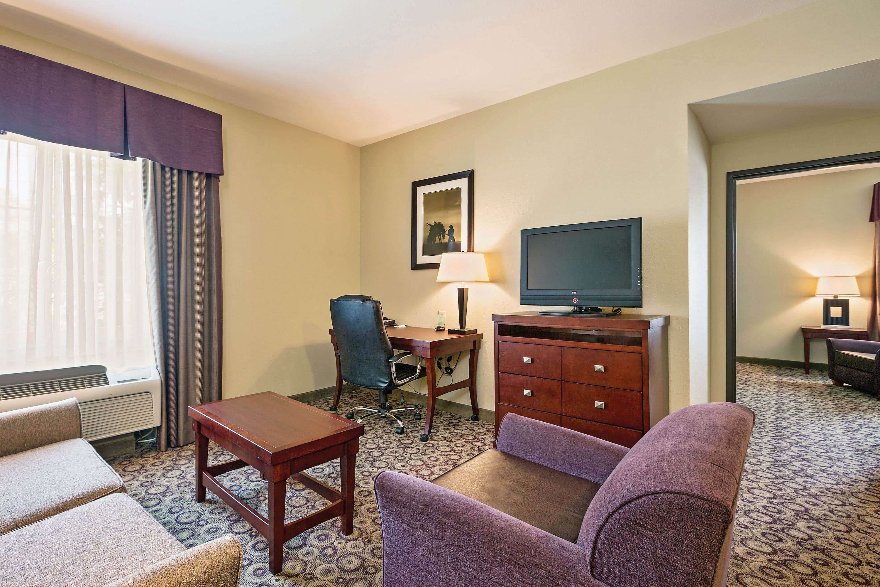 La Quinta Inn & Suites by Wyndham Fort Worth NE Mall