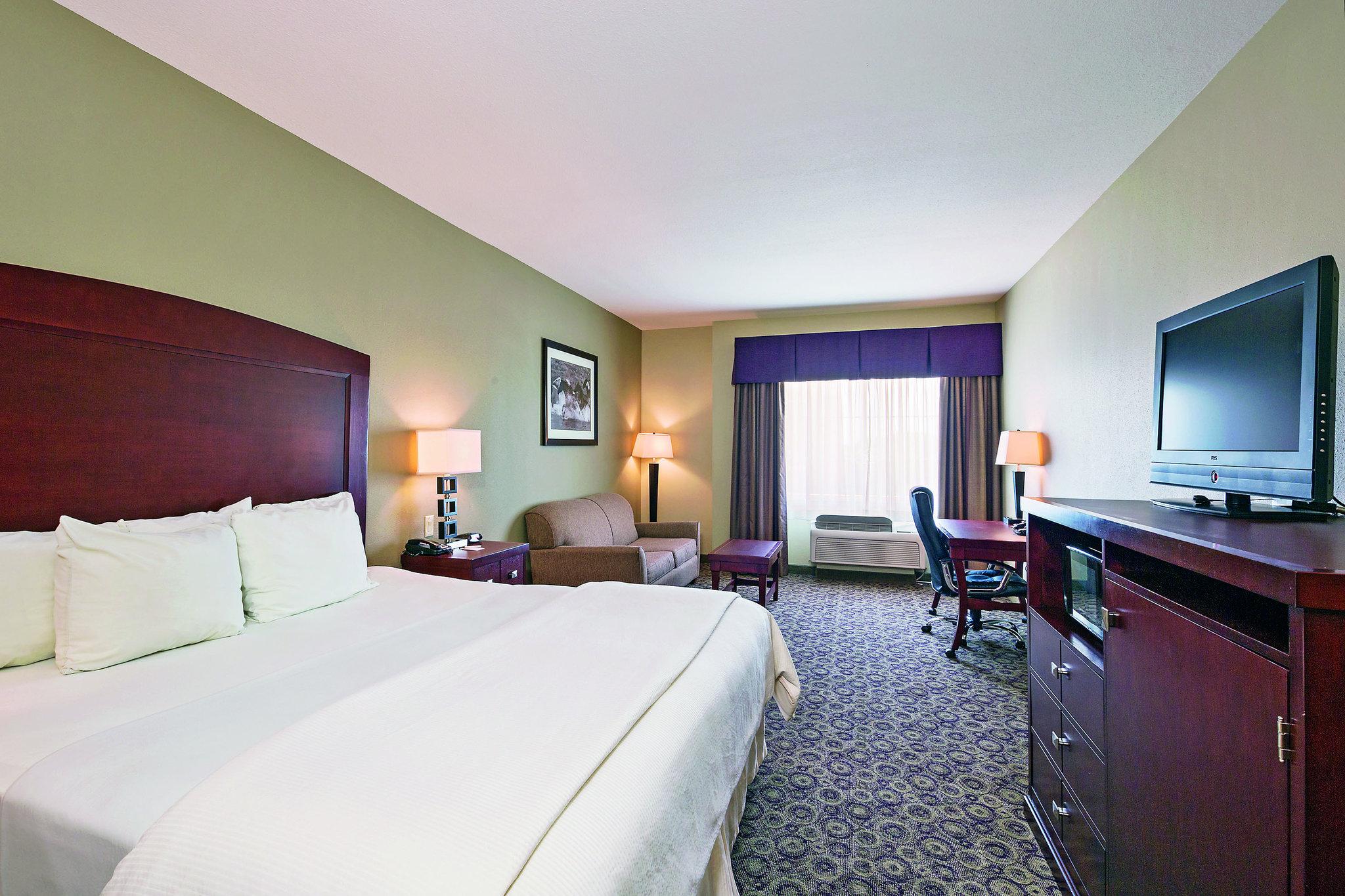 La Quinta Inn & Suites by Wyndham Fort Worth NE Mall