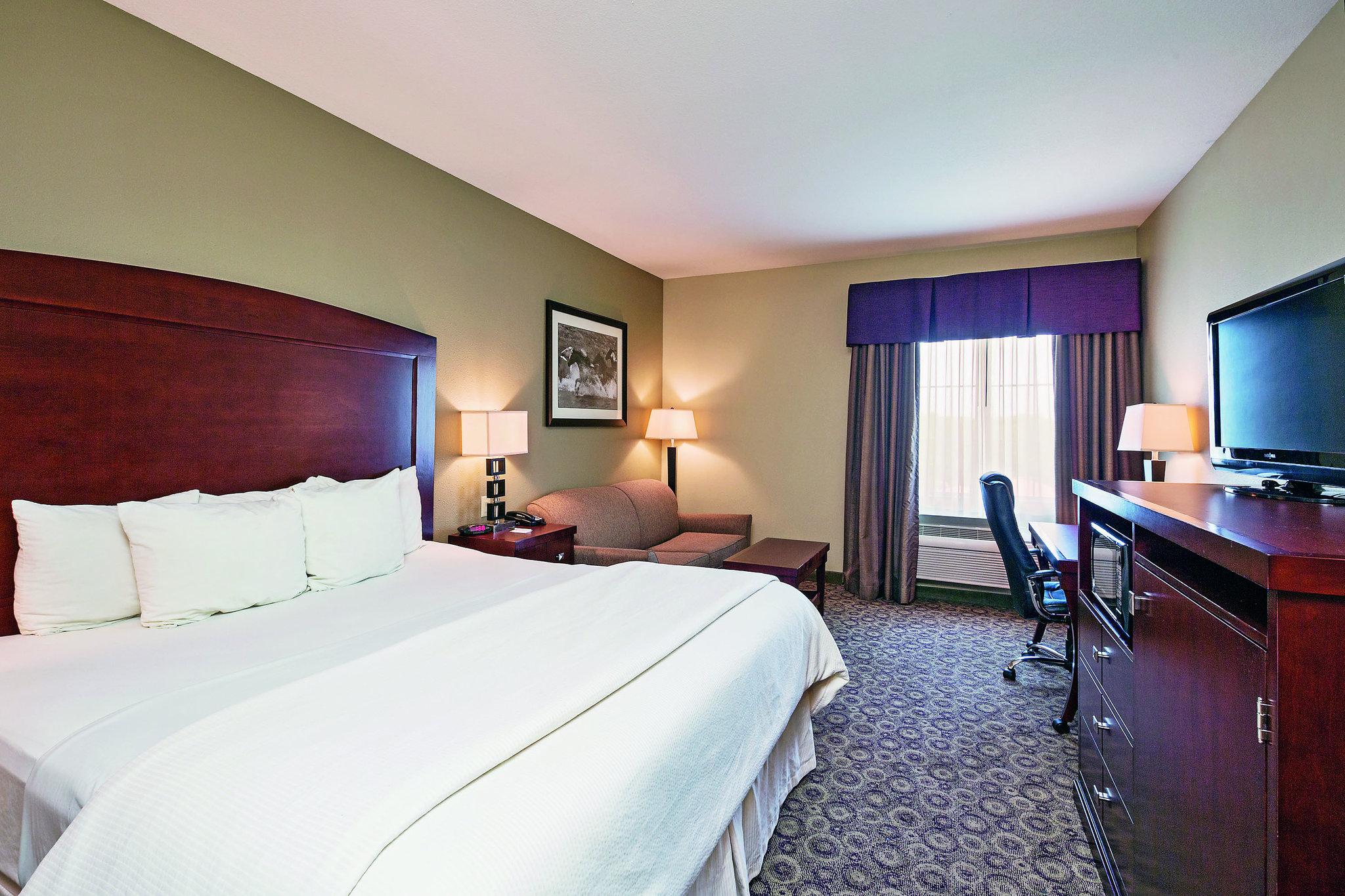 La Quinta Inn & Suites by Wyndham Fort Worth NE Mall