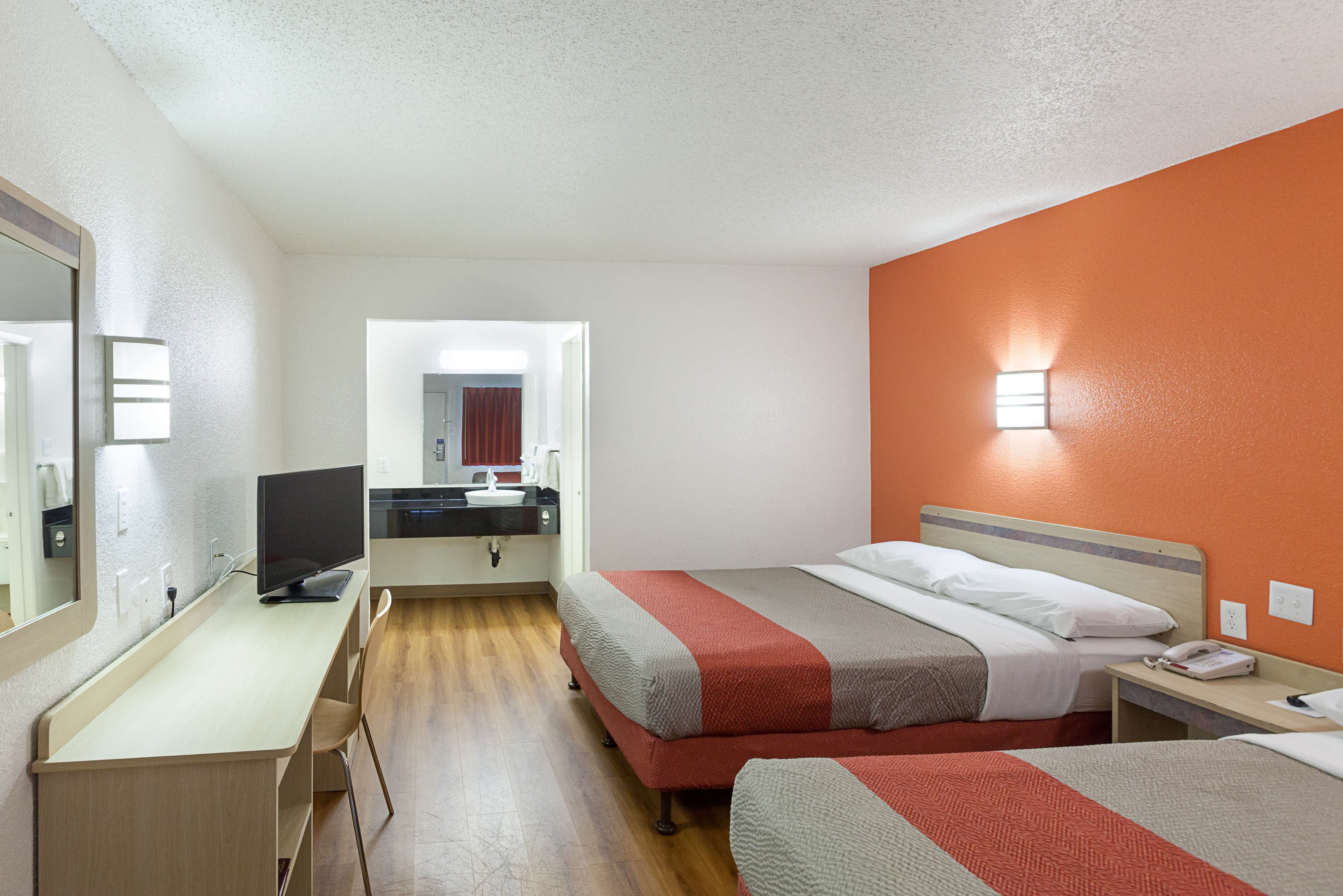 Red Oak Inn