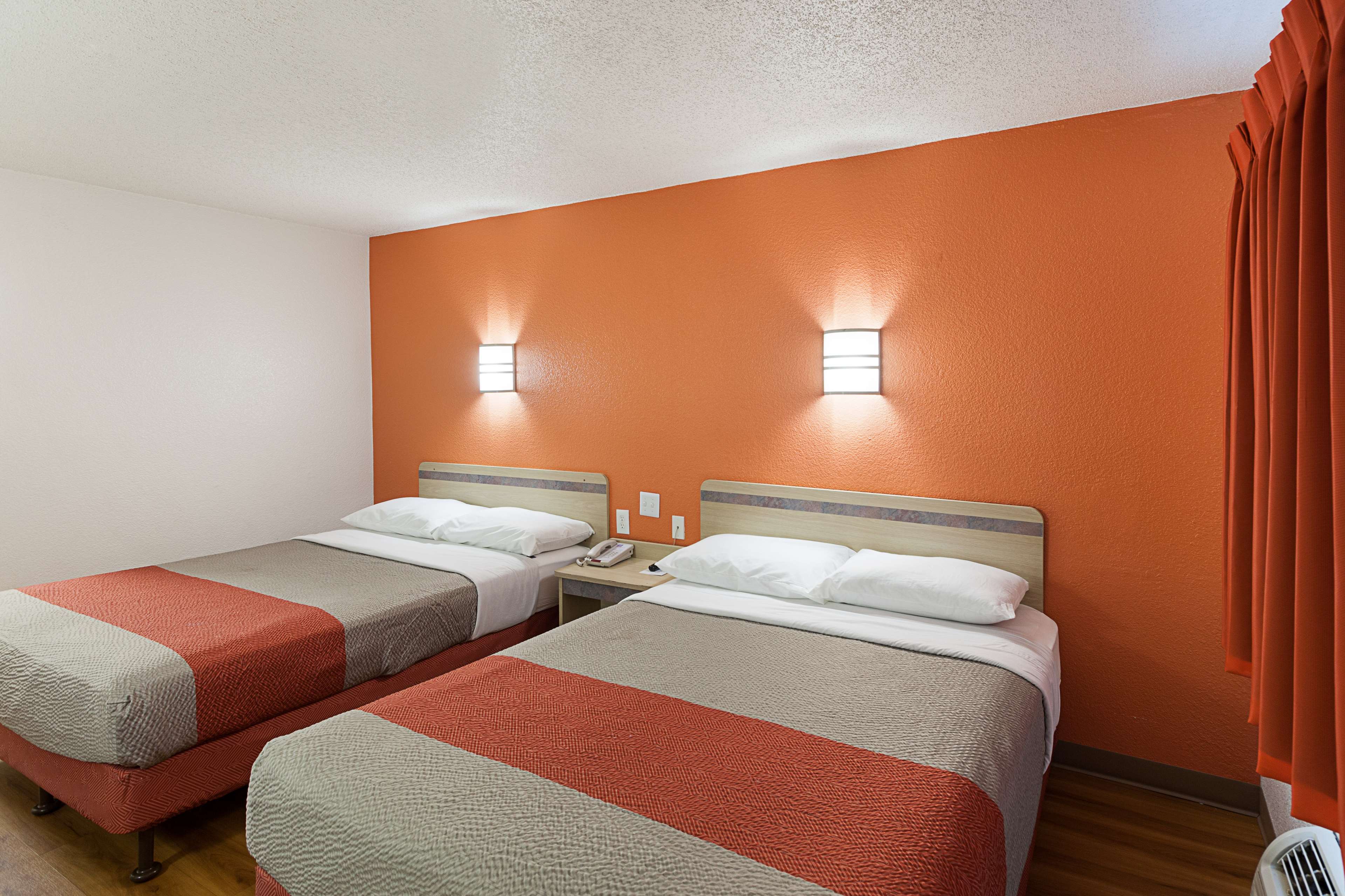Red Oak Inn
