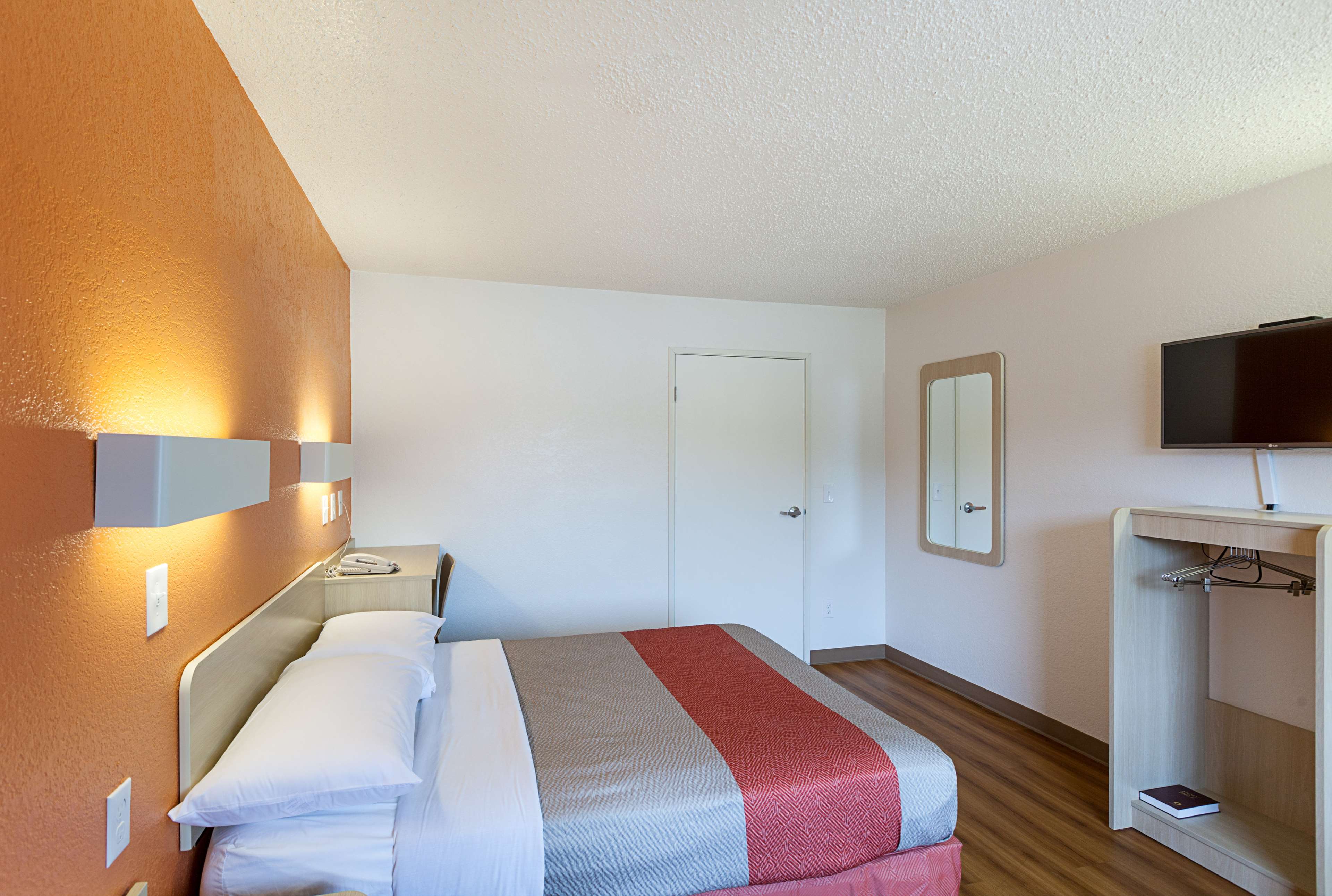 Red Oak Inn