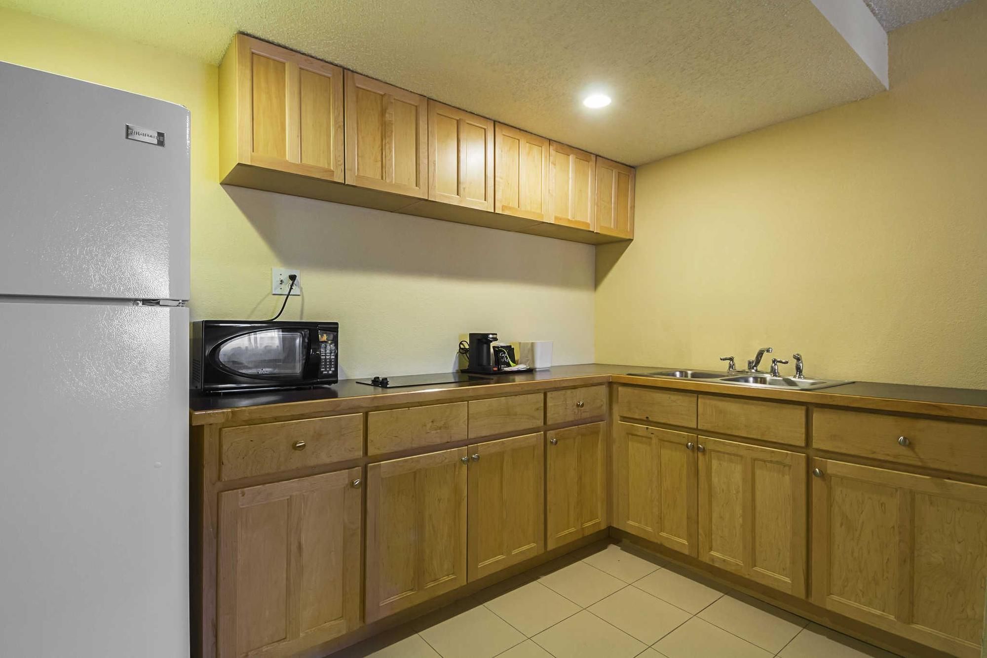 Studio 6 Suites North Richland Hills