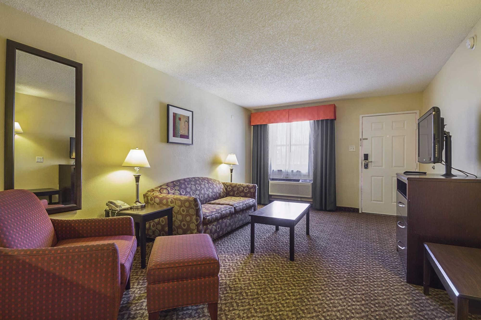 Studio 6 Suites North Richland Hills