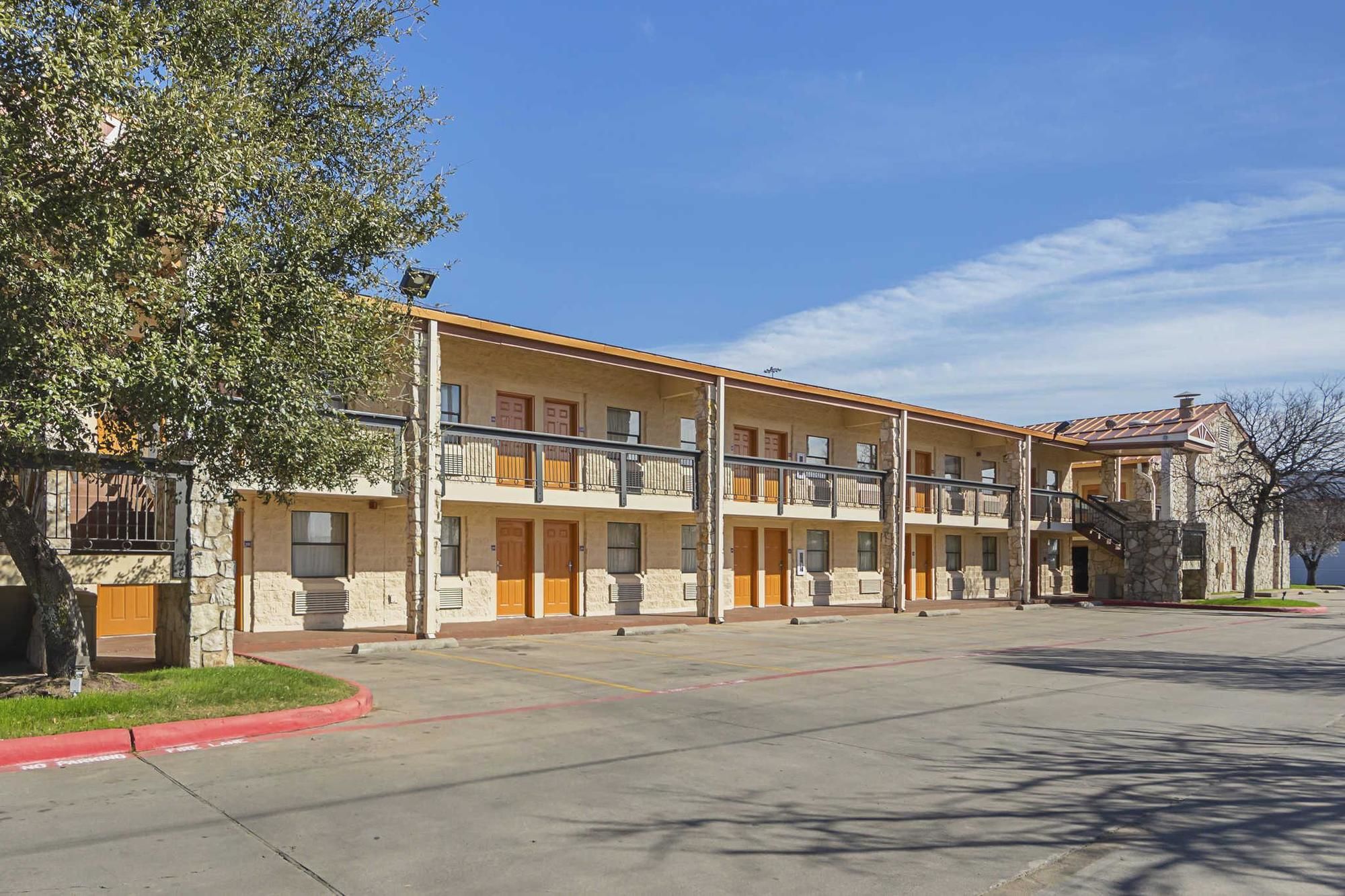 Studio 6 Suites North Richland Hills