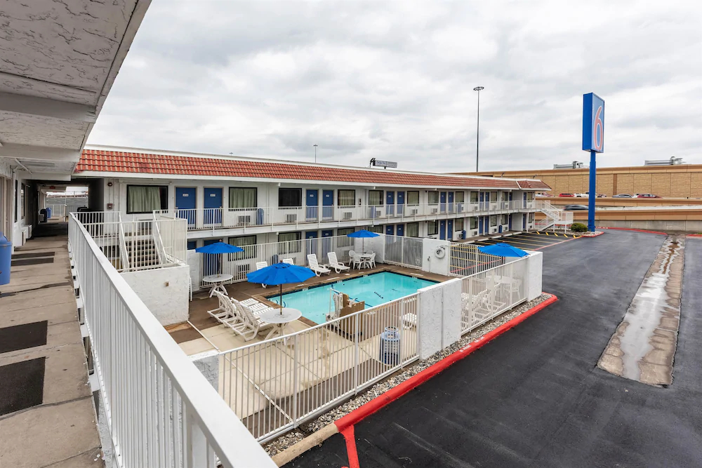 Red Oak Inn