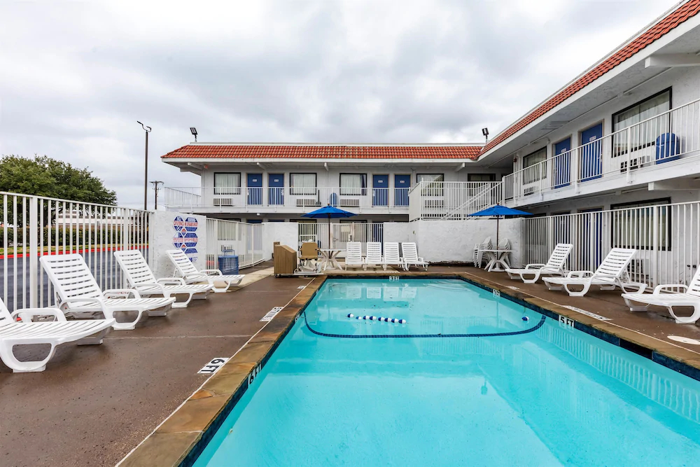 Red Oak Inn