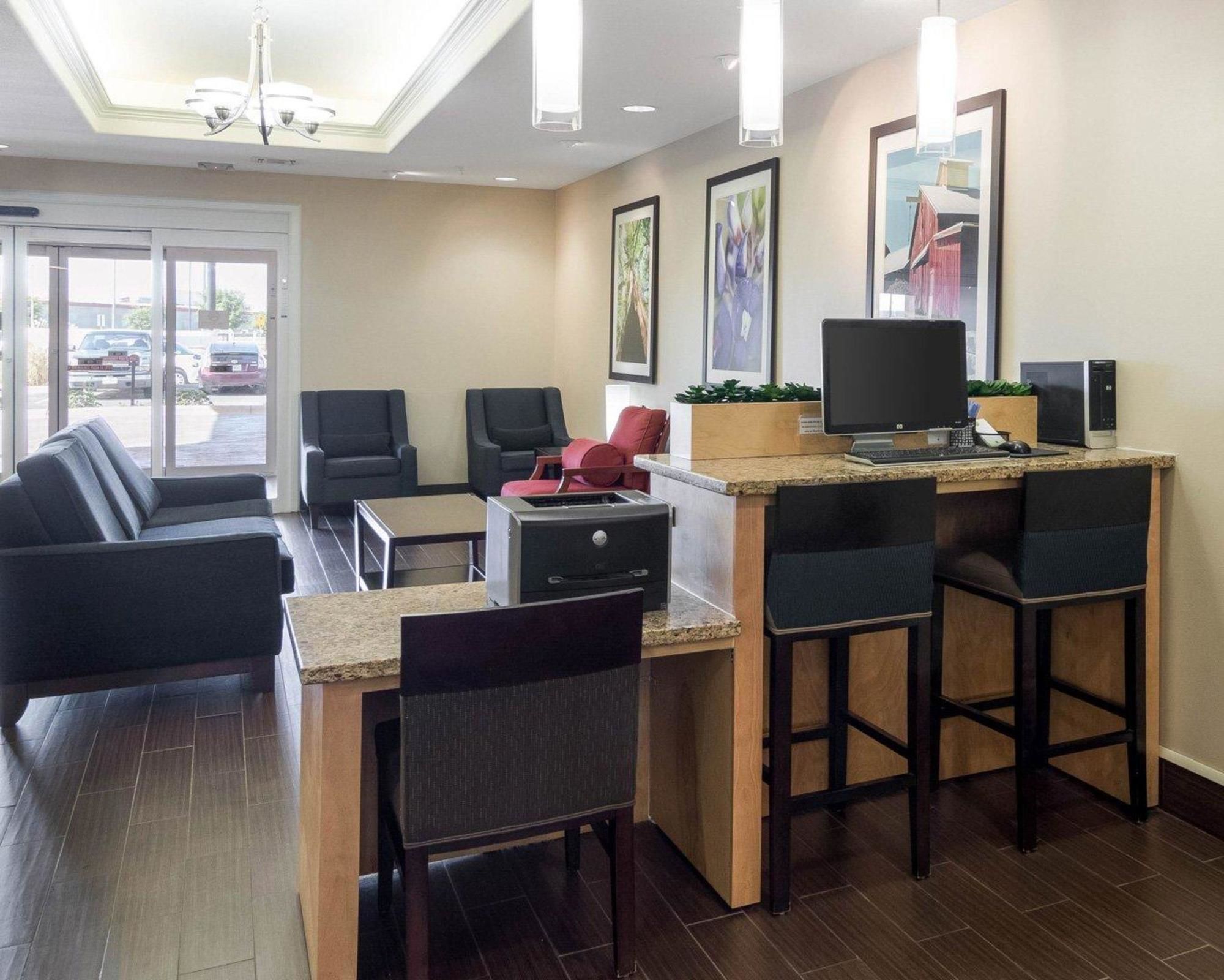Comfort Inn & Suites