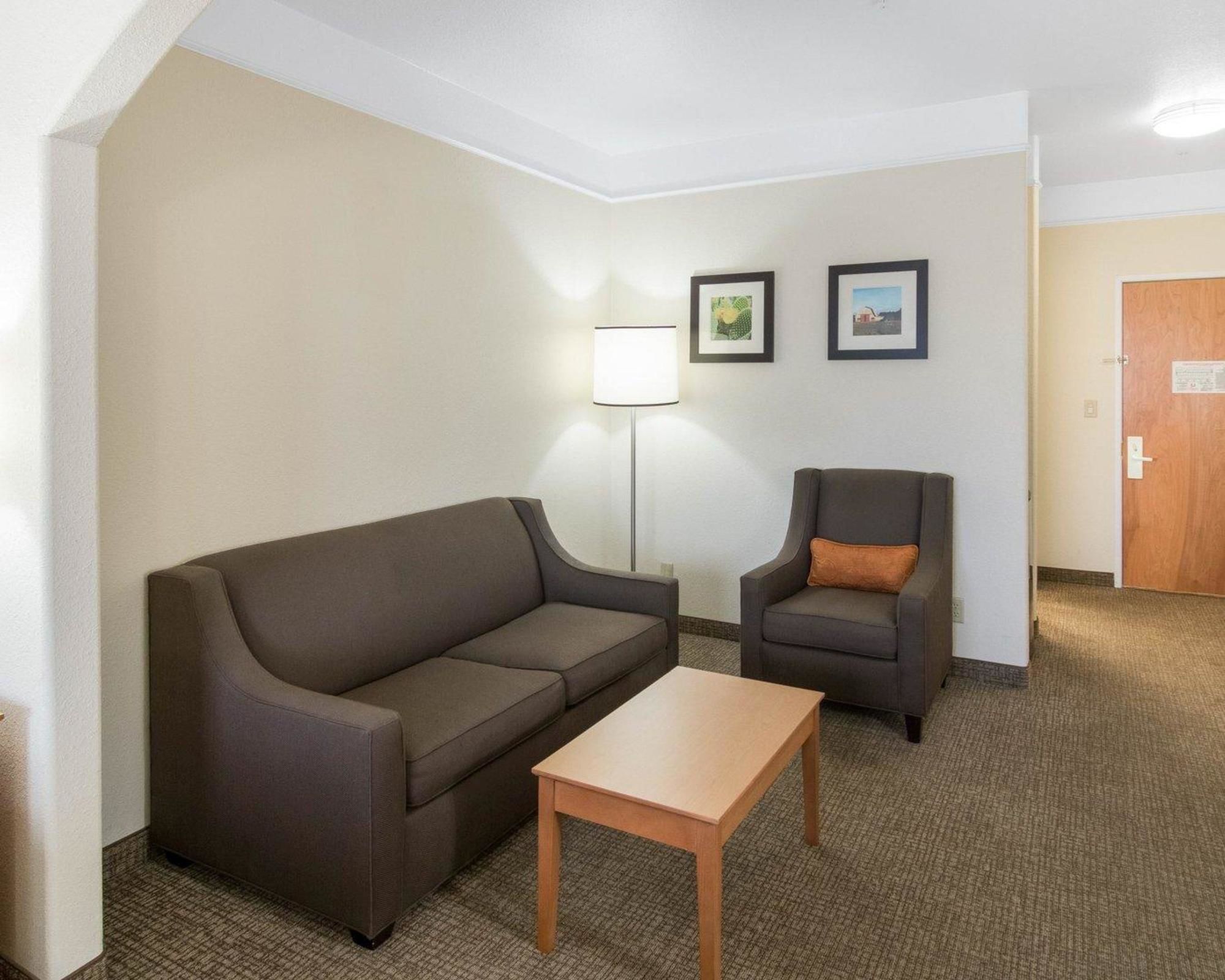Comfort Inn & Suites