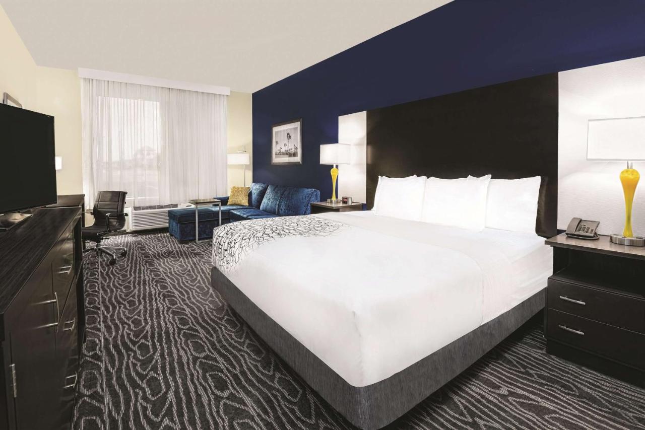 La Quinta Inn & Suites Odessa North - Sienna Tower