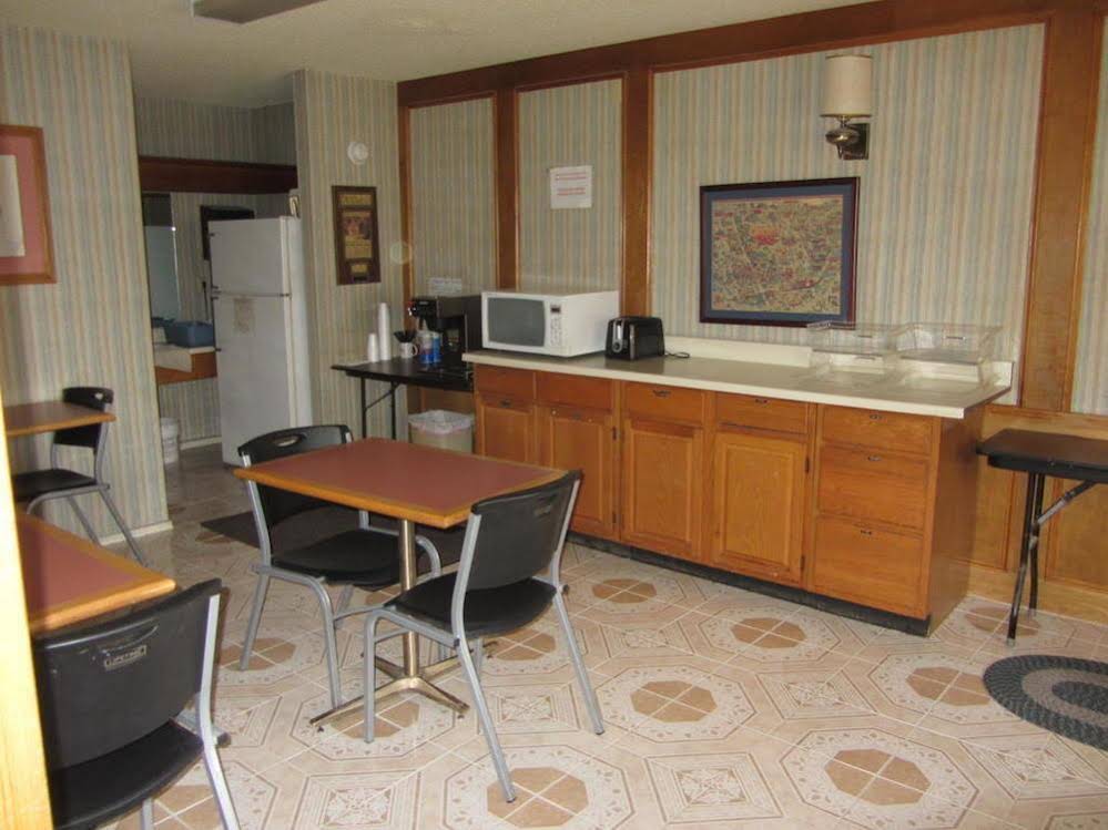 Parkway Inn