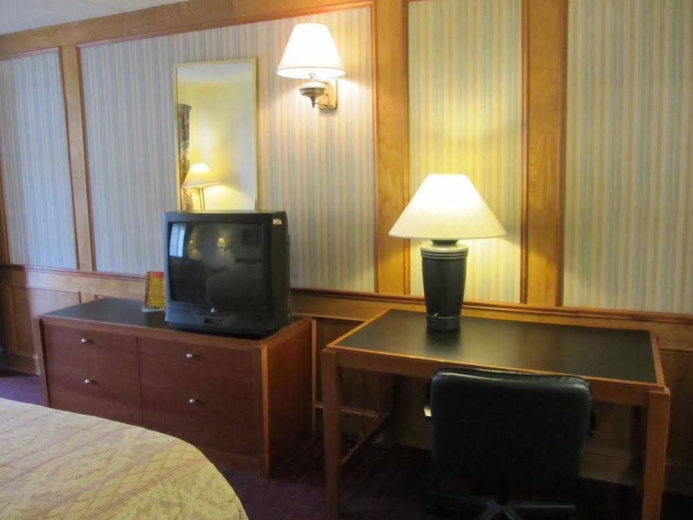 Parkway Inn