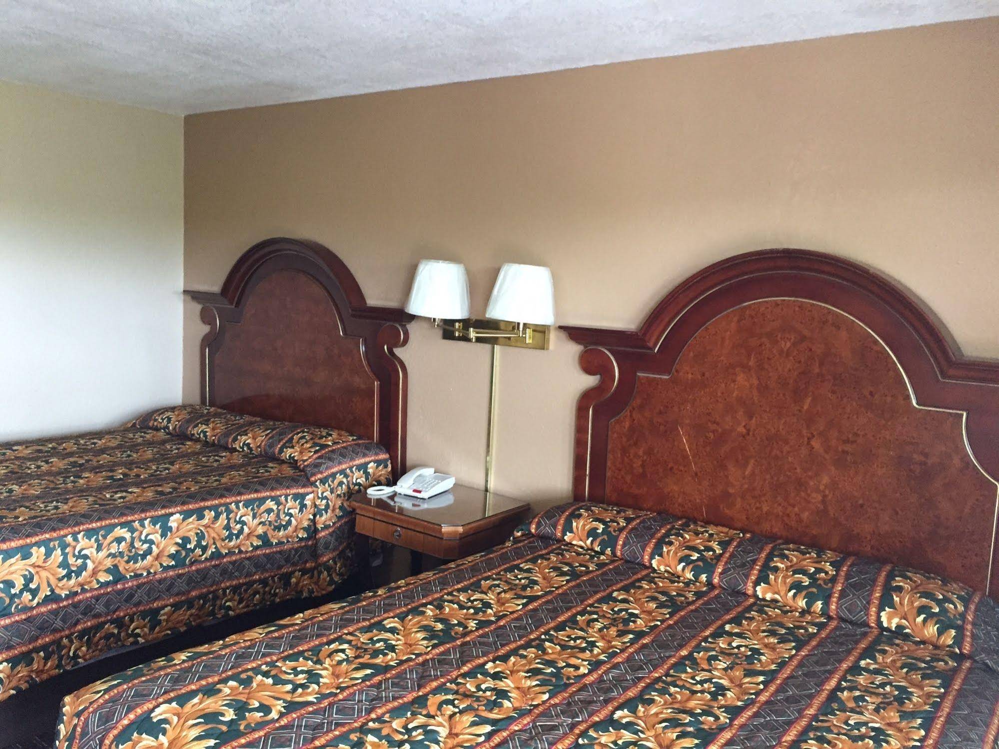 Villa West Inn
