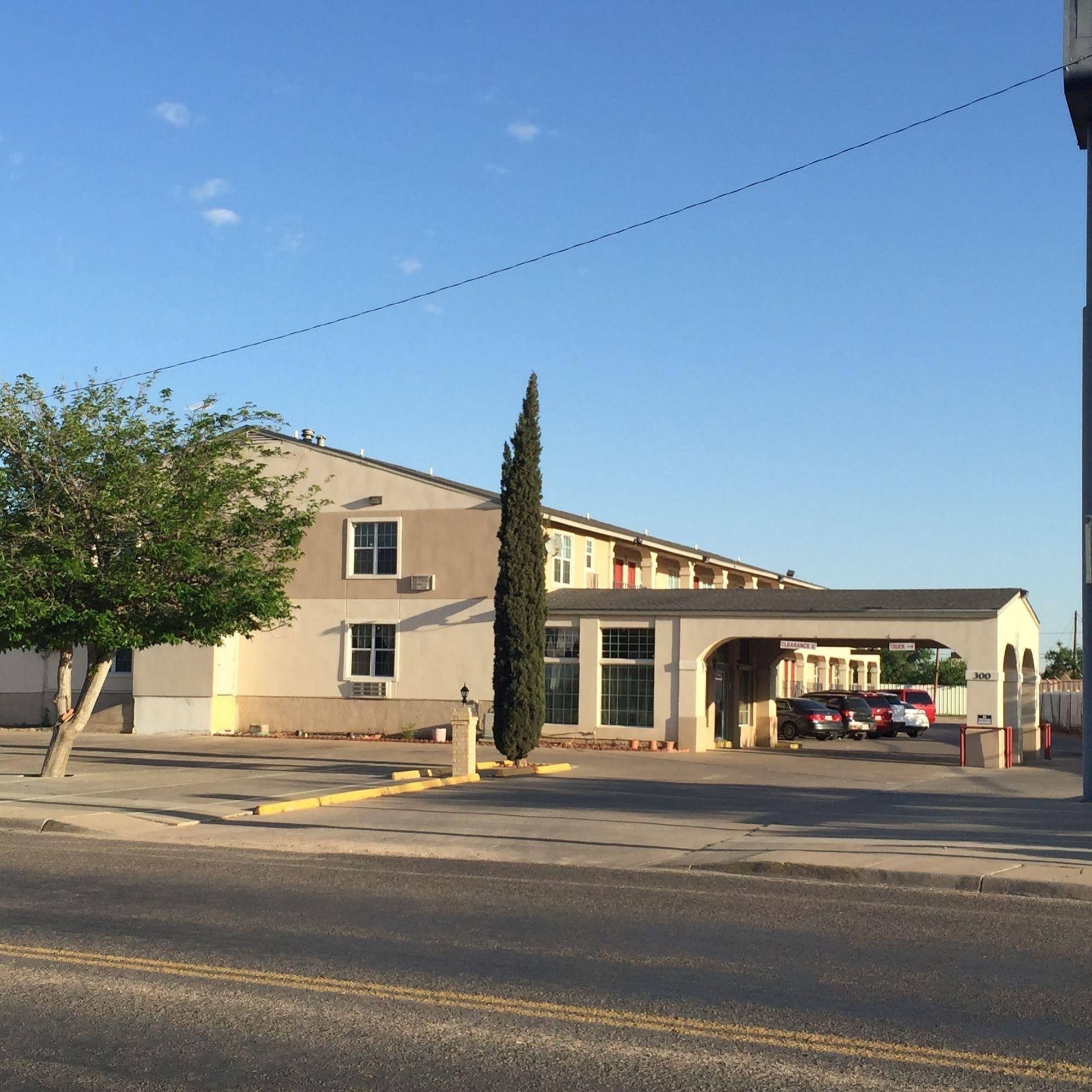 Villa West Inn