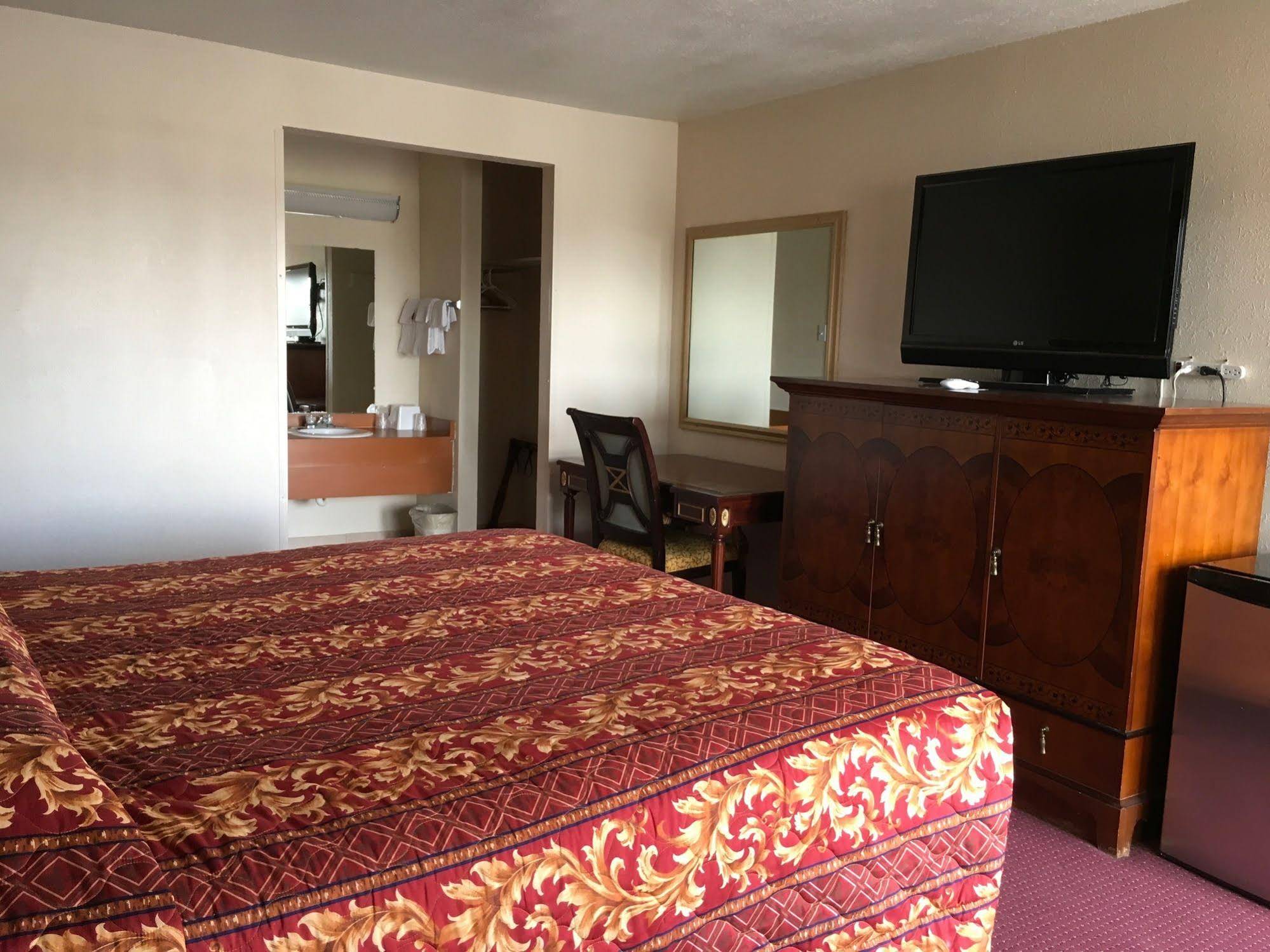 Villa West Inn