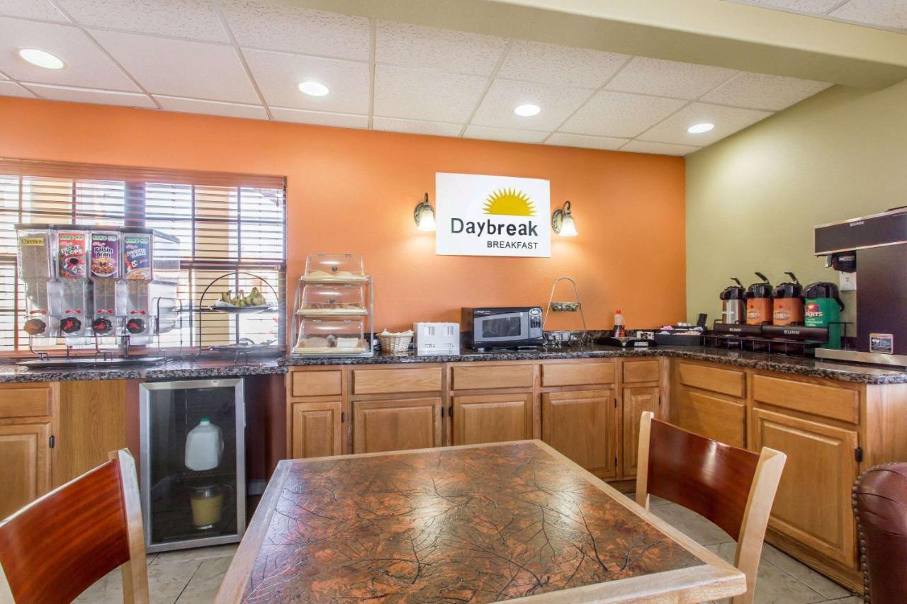 Days Inn by Wyndham Orange